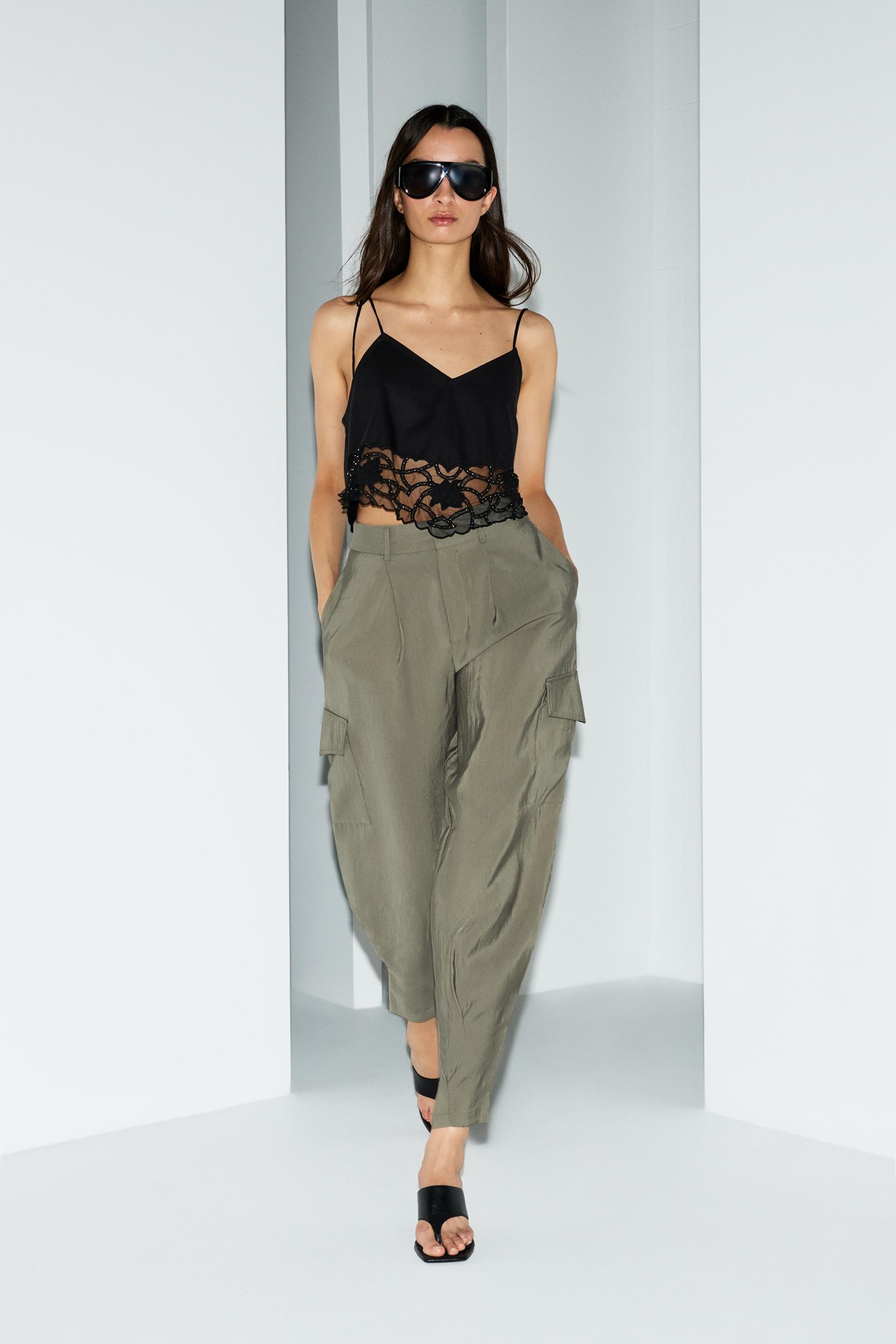 Cargo trousers with fitted hem — PALE KHAKI