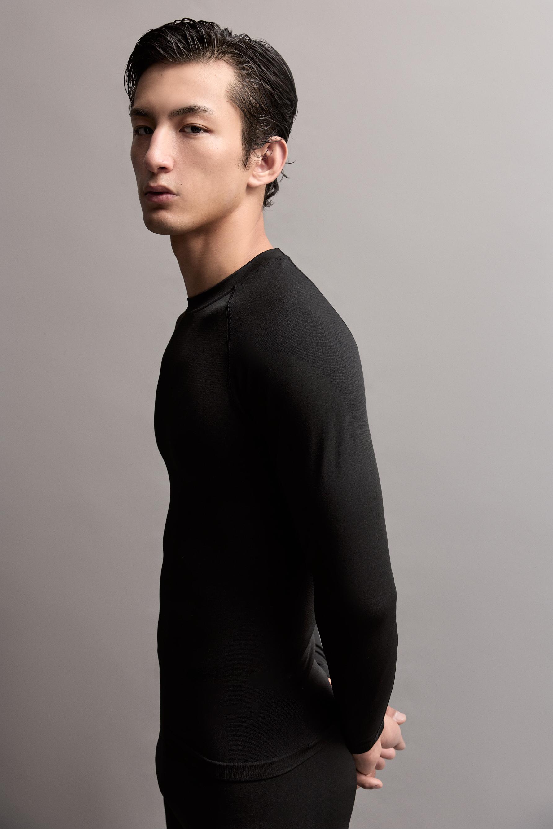 Lightweight thermal insulation T-shirt (-4ºC to 9ºC) — BLACK