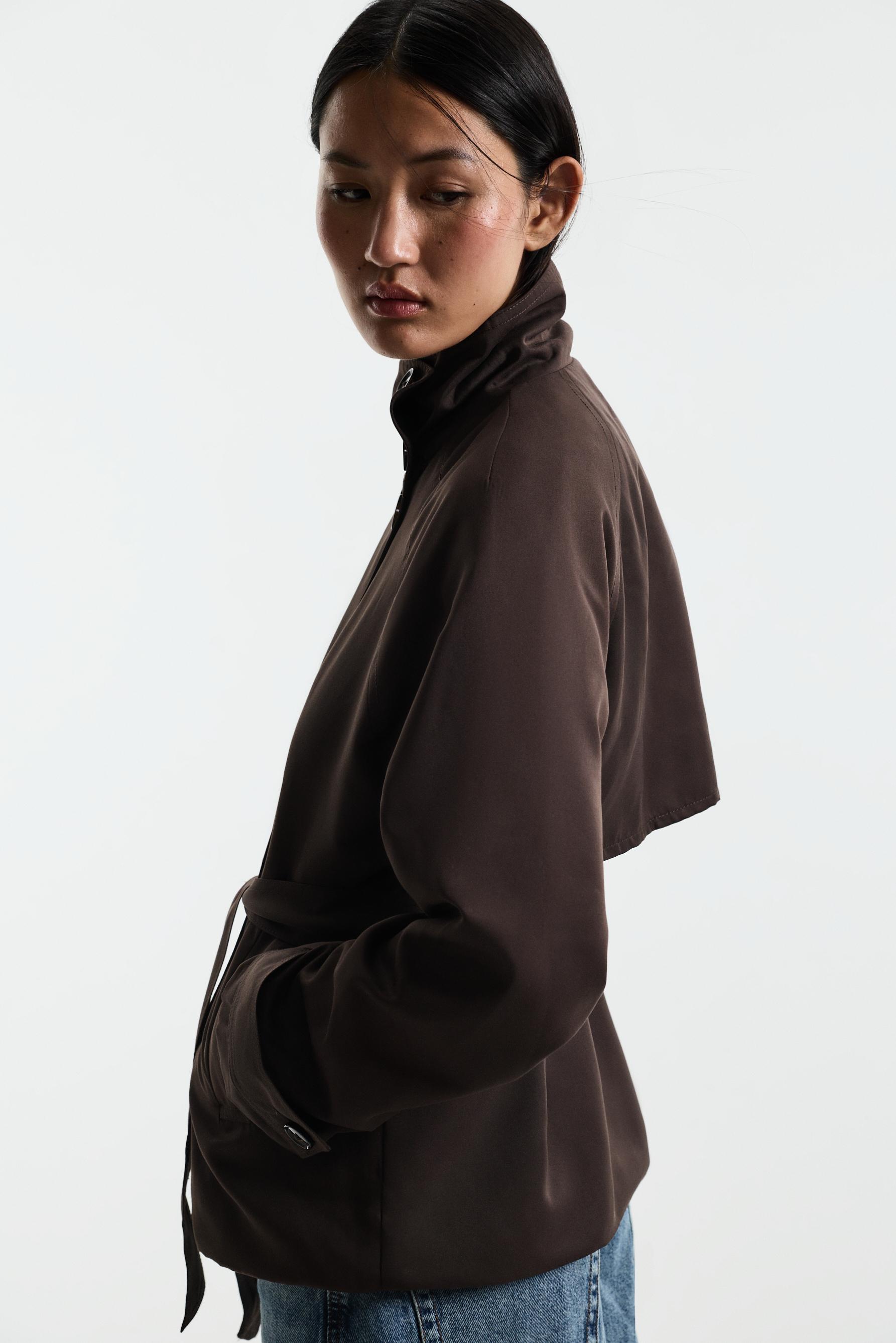 Short trench coat with tie belt — CHOCOLATE