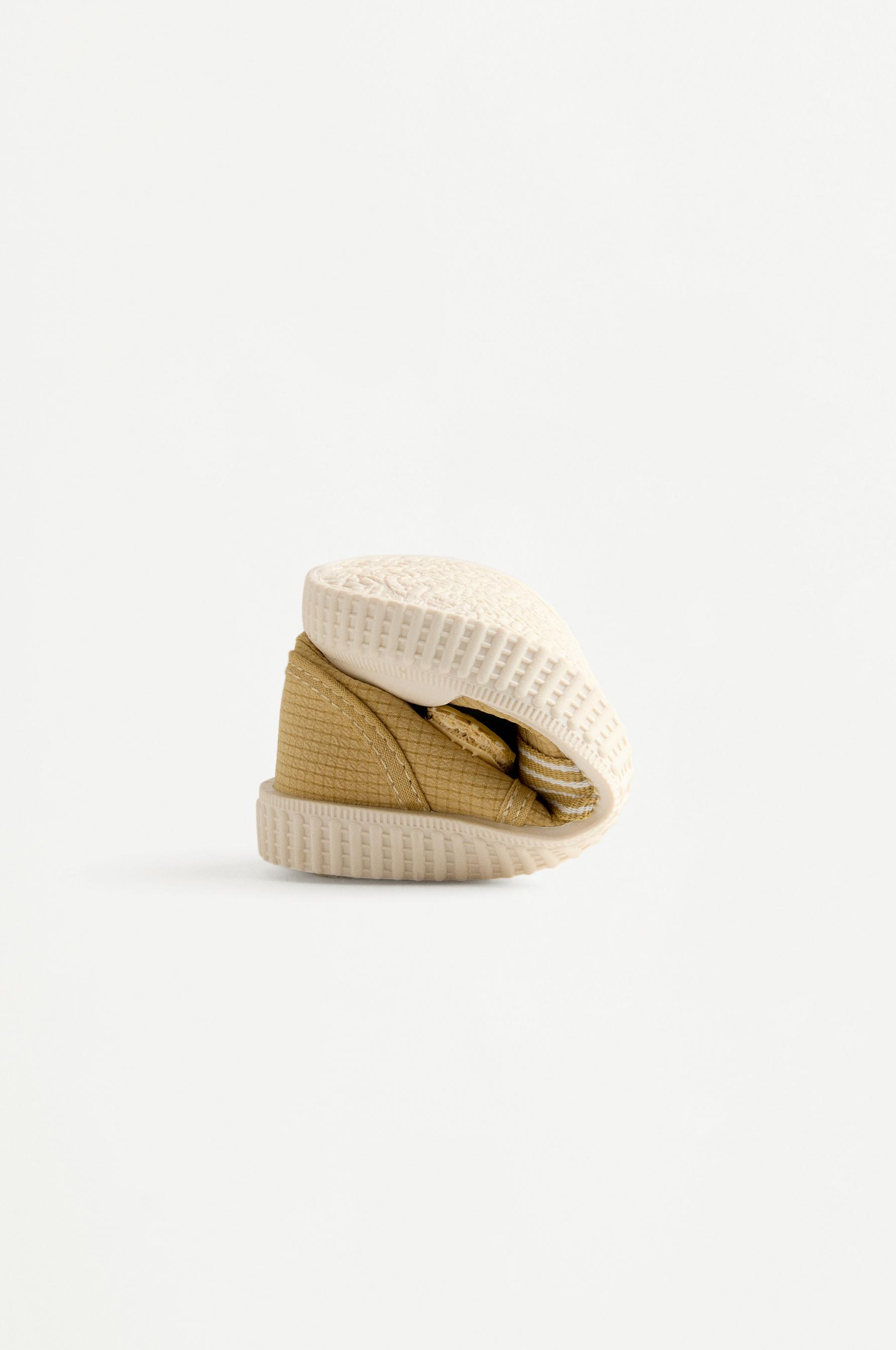 BAREFOOT FABRIC SNEAKER — MUSTARD