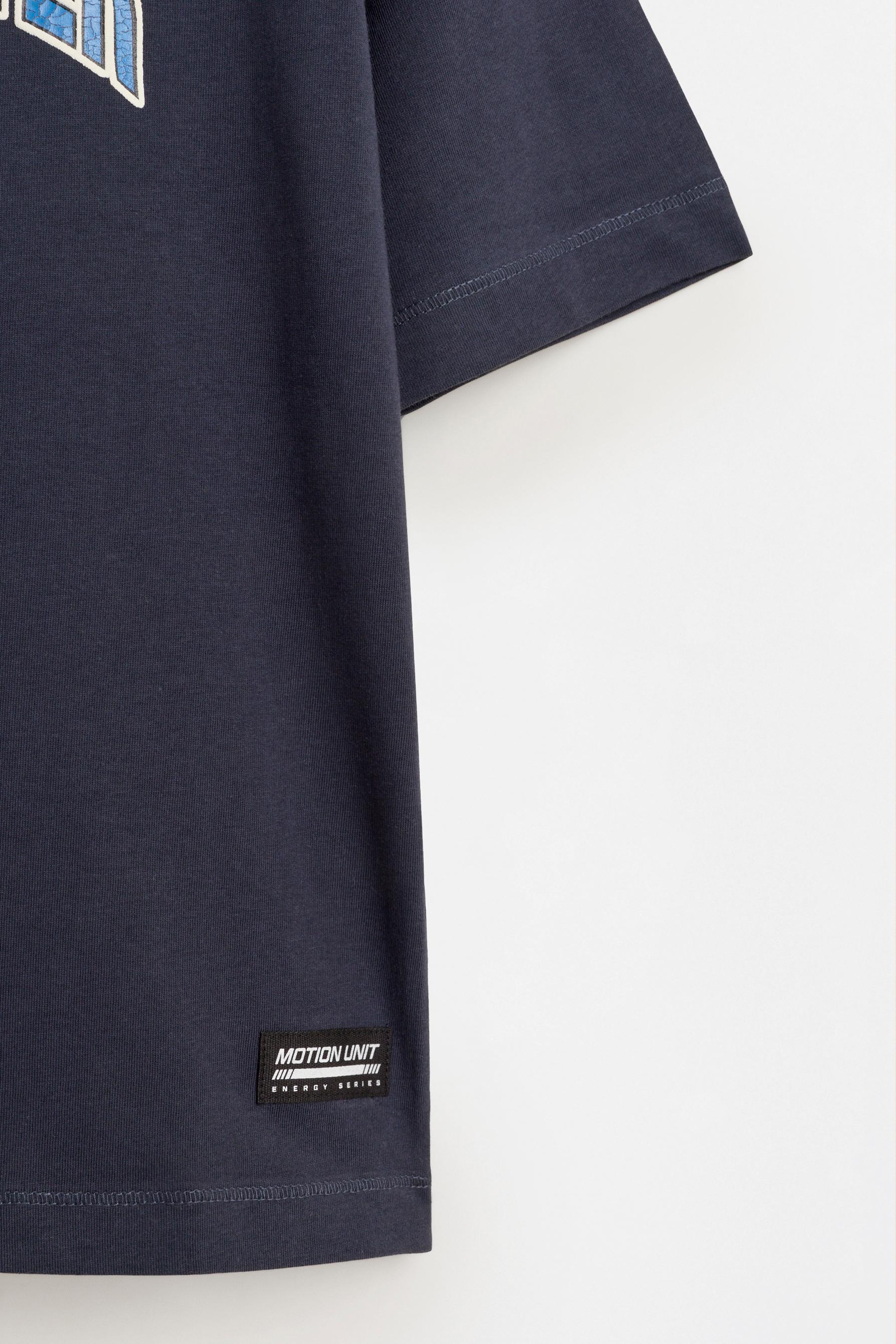 T-shirt with a maxi print on the back — NAVY