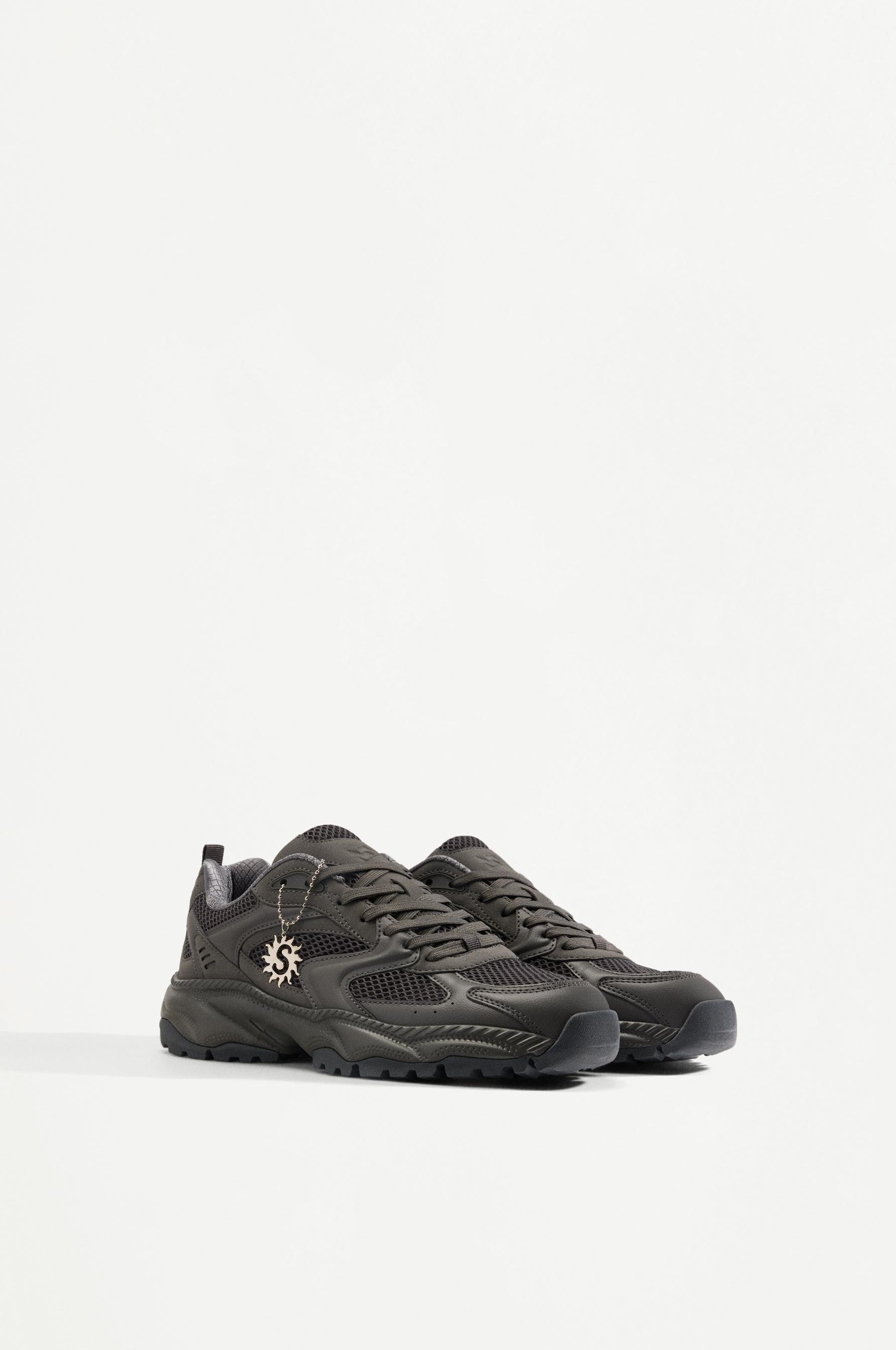 Sneaker keychain — GREY