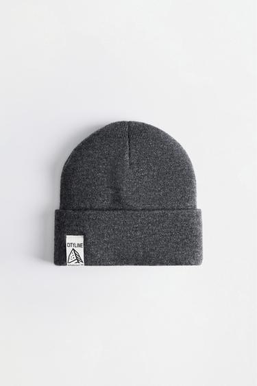 Knit beanie with label — DARK GREY 1