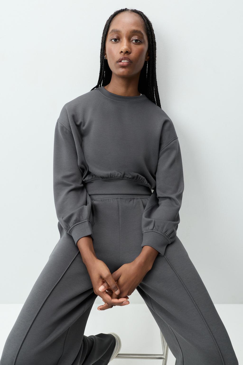 Sweatshirt desportiva cropped fluida