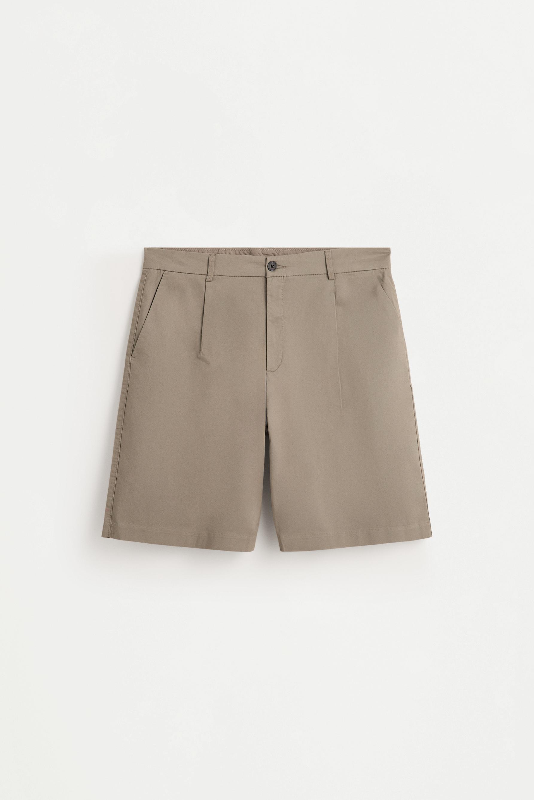 Pleated chino Bermuda shorts — GREEN
