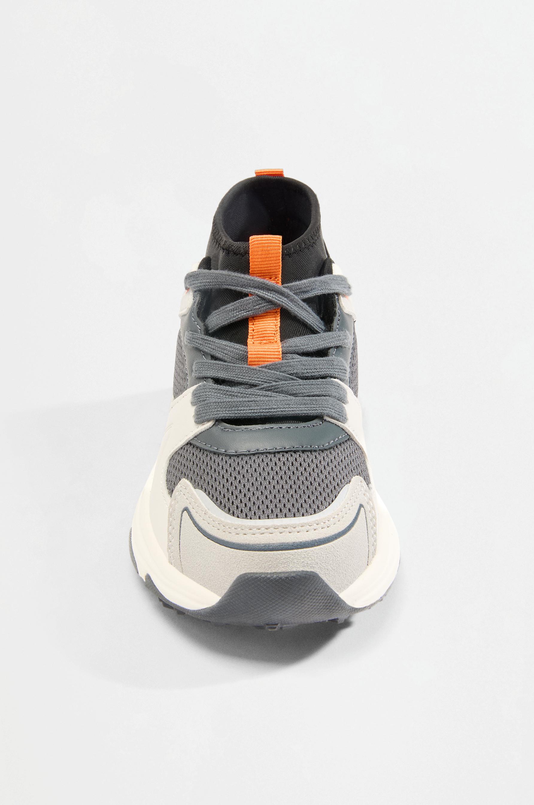 Basketball sneaker — OTHERS