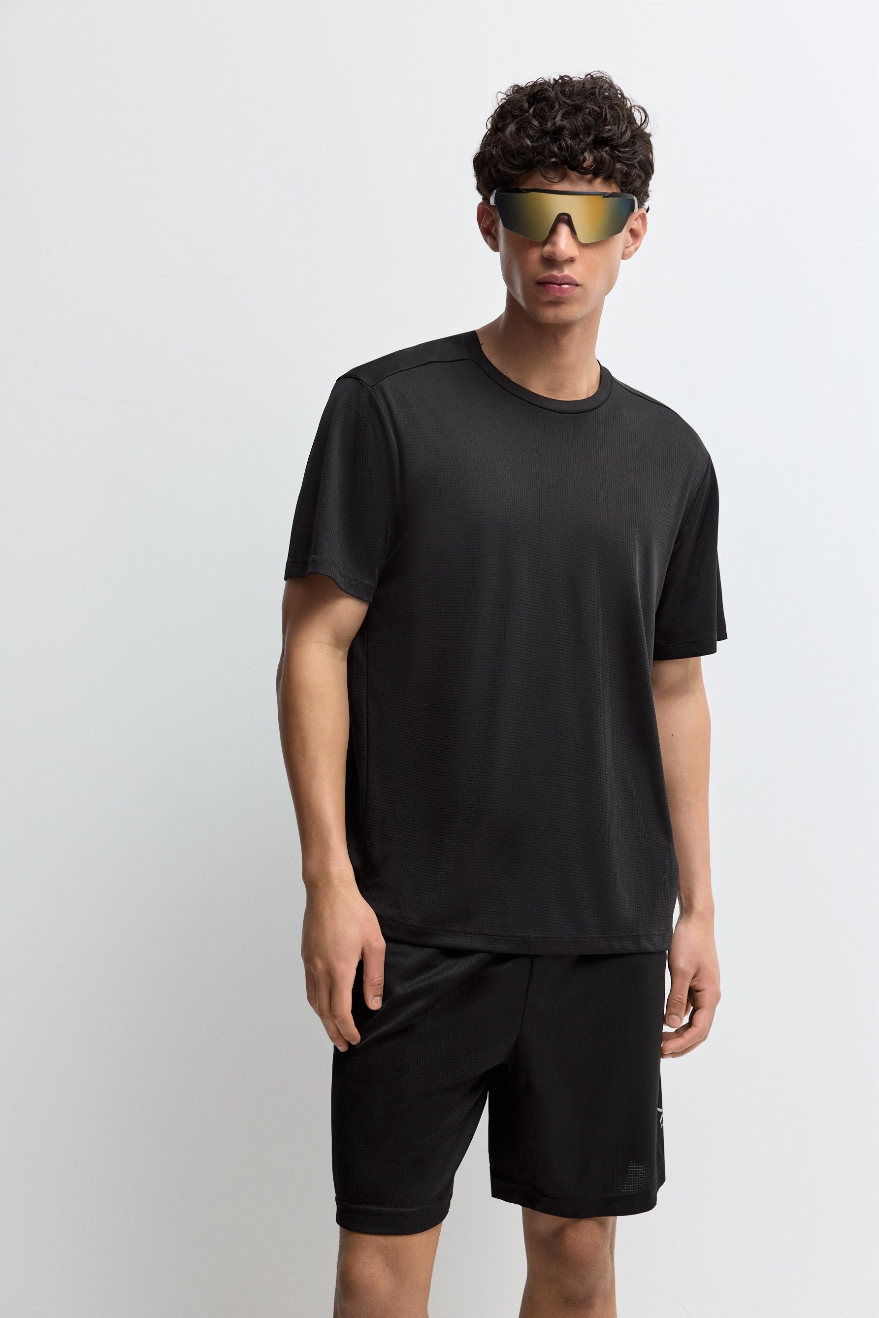 Sports T-shirt — BLACK