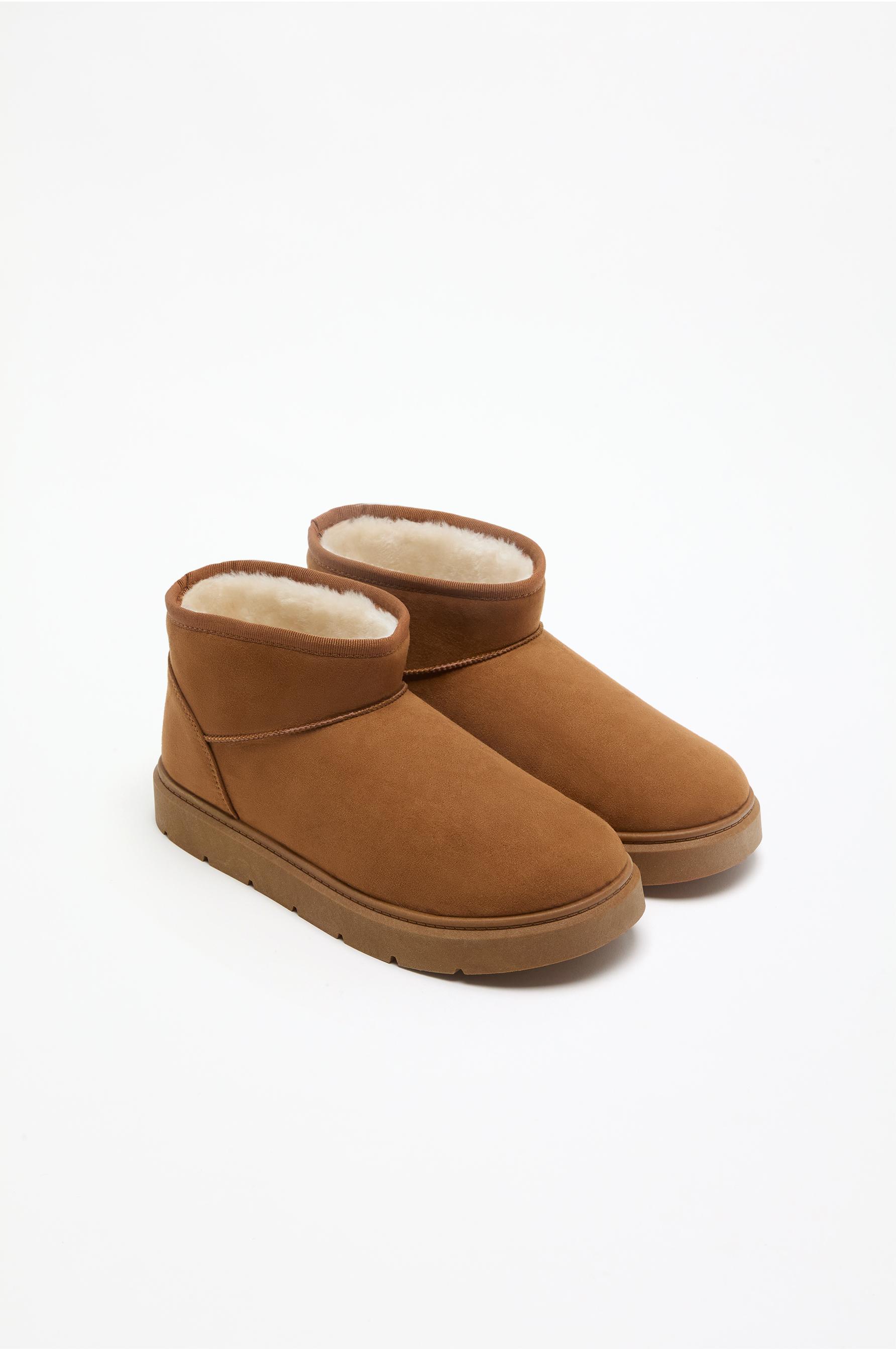 Flat mini fur ankle boots — LEATHER