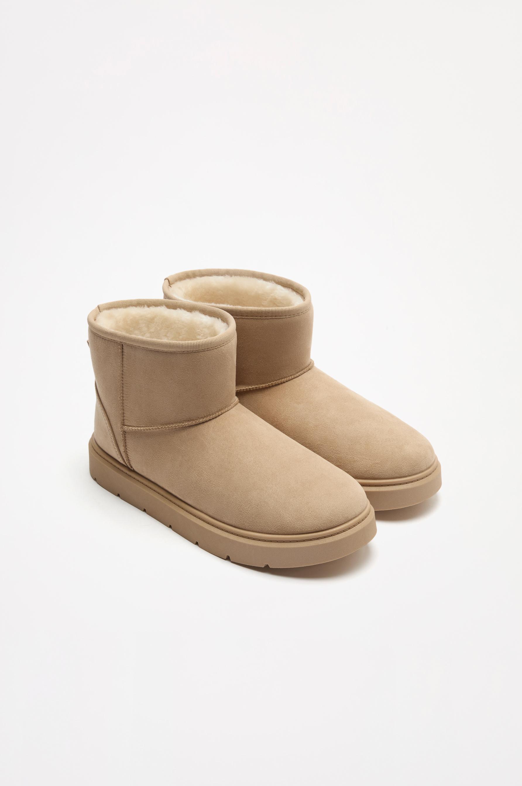 Flat fur ankle boots — BROWN