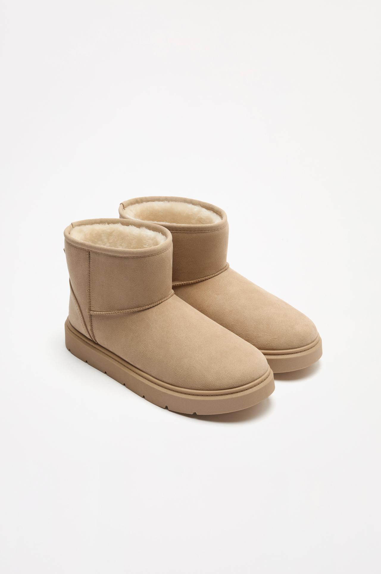 Flat fur ankle boots — BROWN