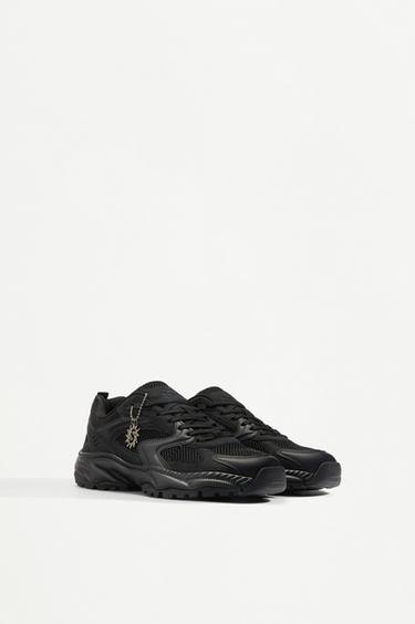 Sneaker keychain — BLACK 2