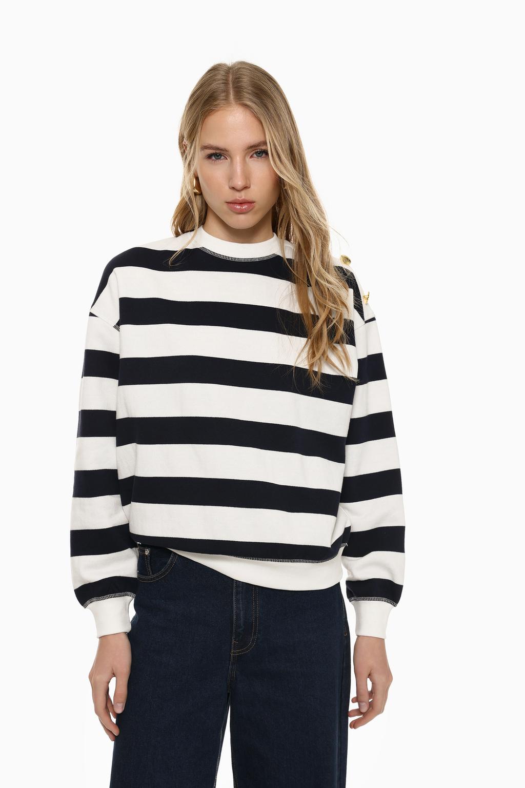 Striped sweatshirt with buttons