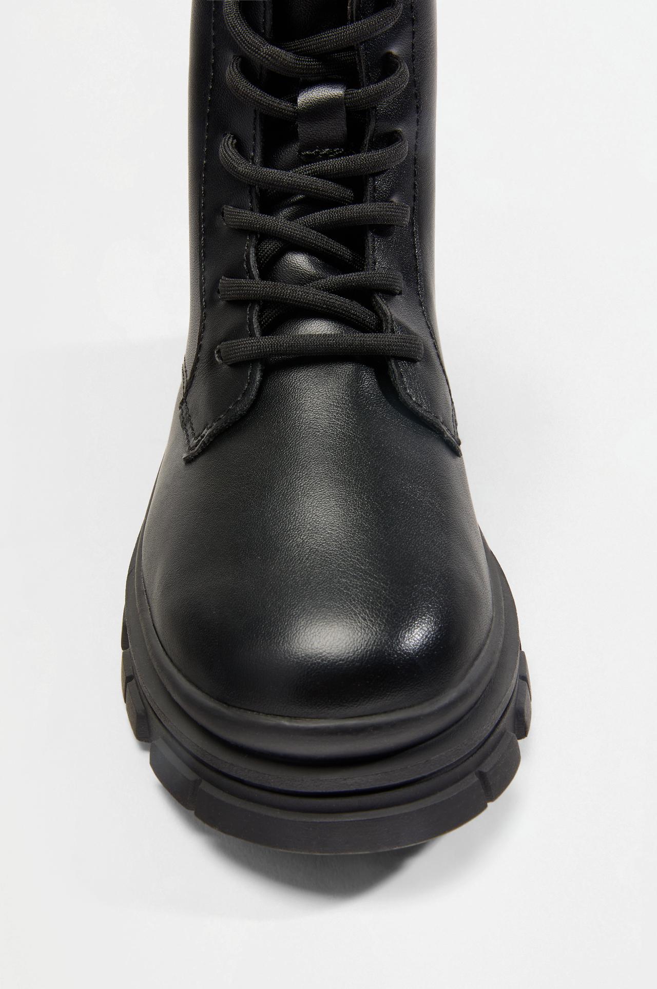 Combat boots — BLACK