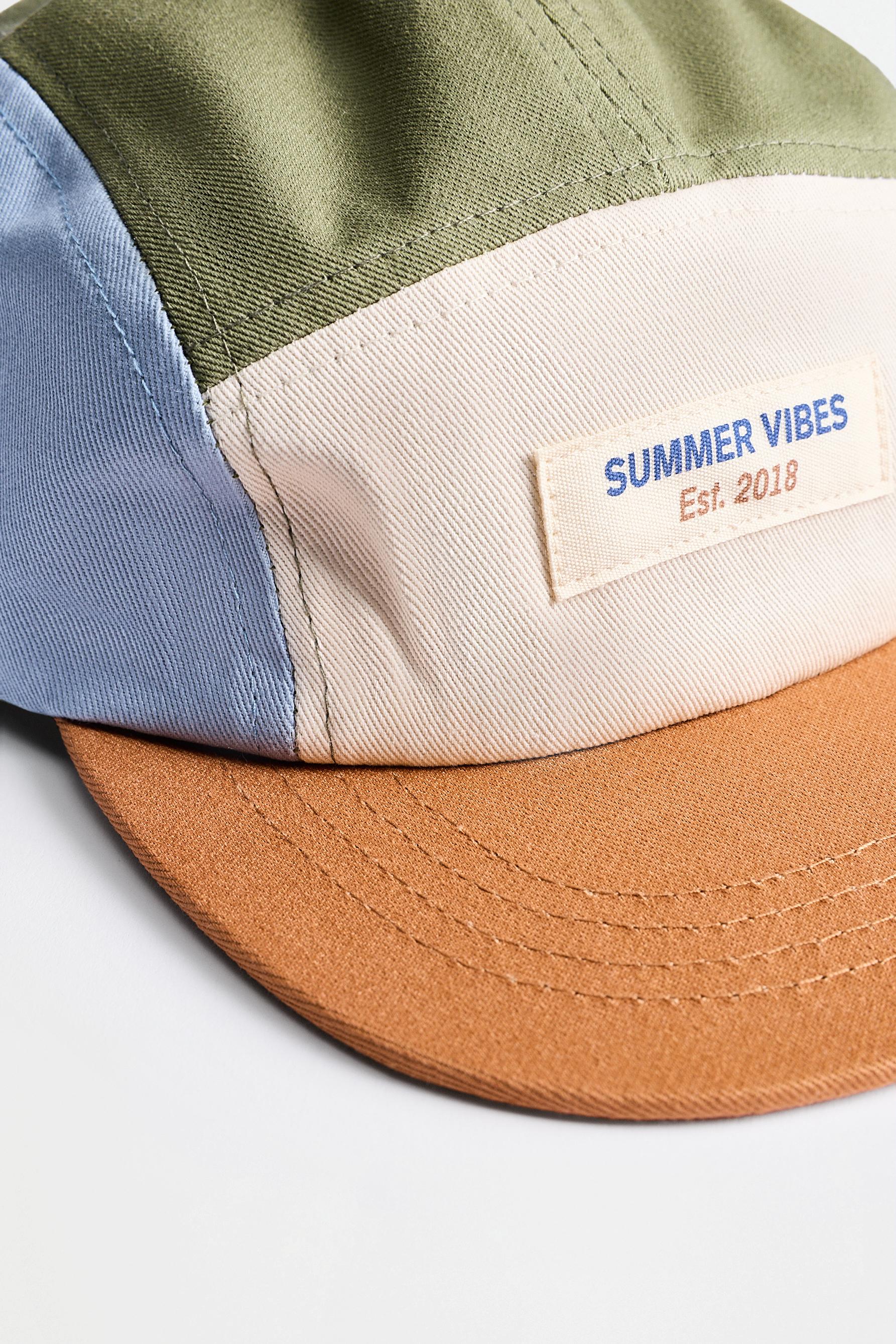 Color block cap — ECRU/GREEN