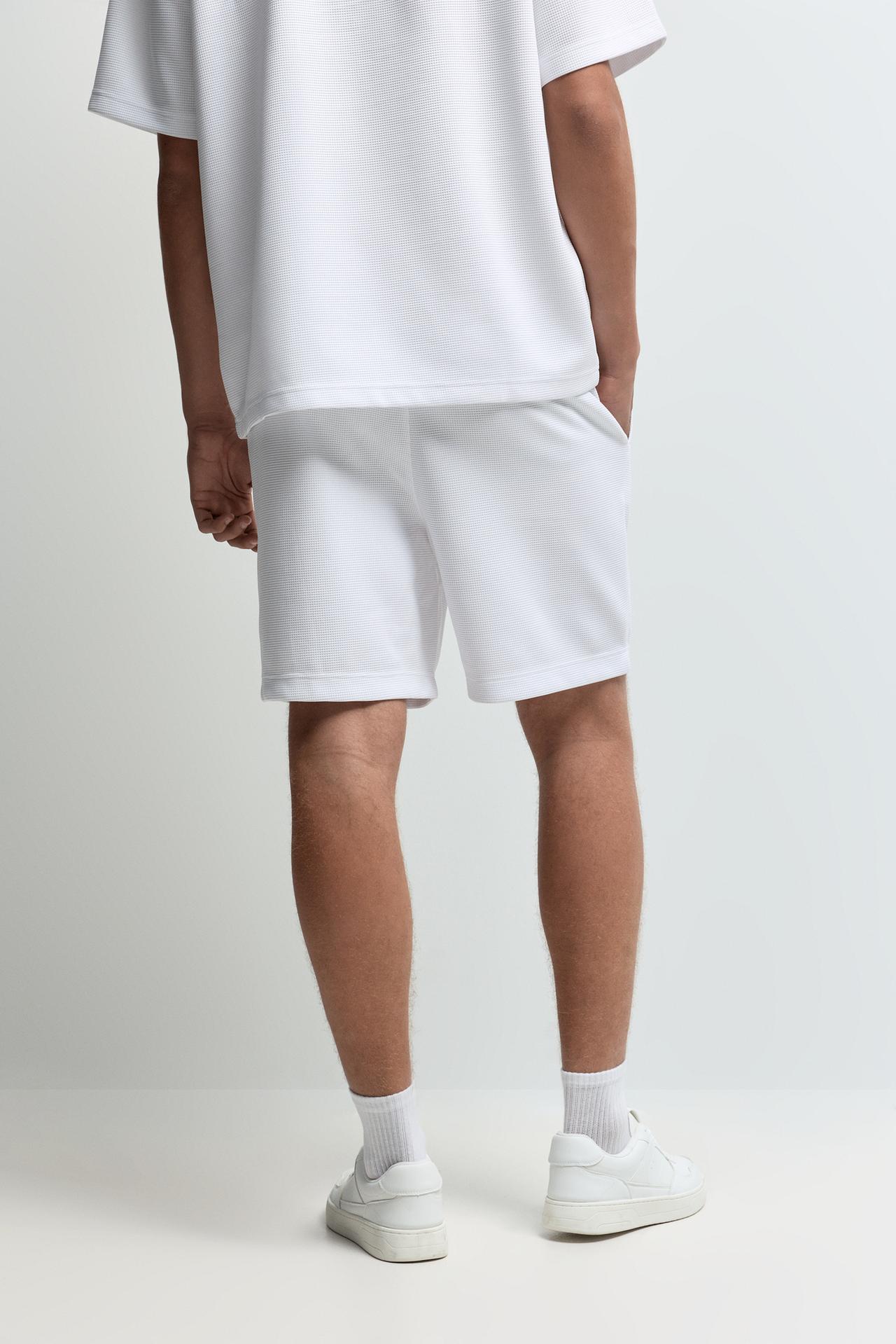 Textured tracksuit Bermuda shorts — WHITE