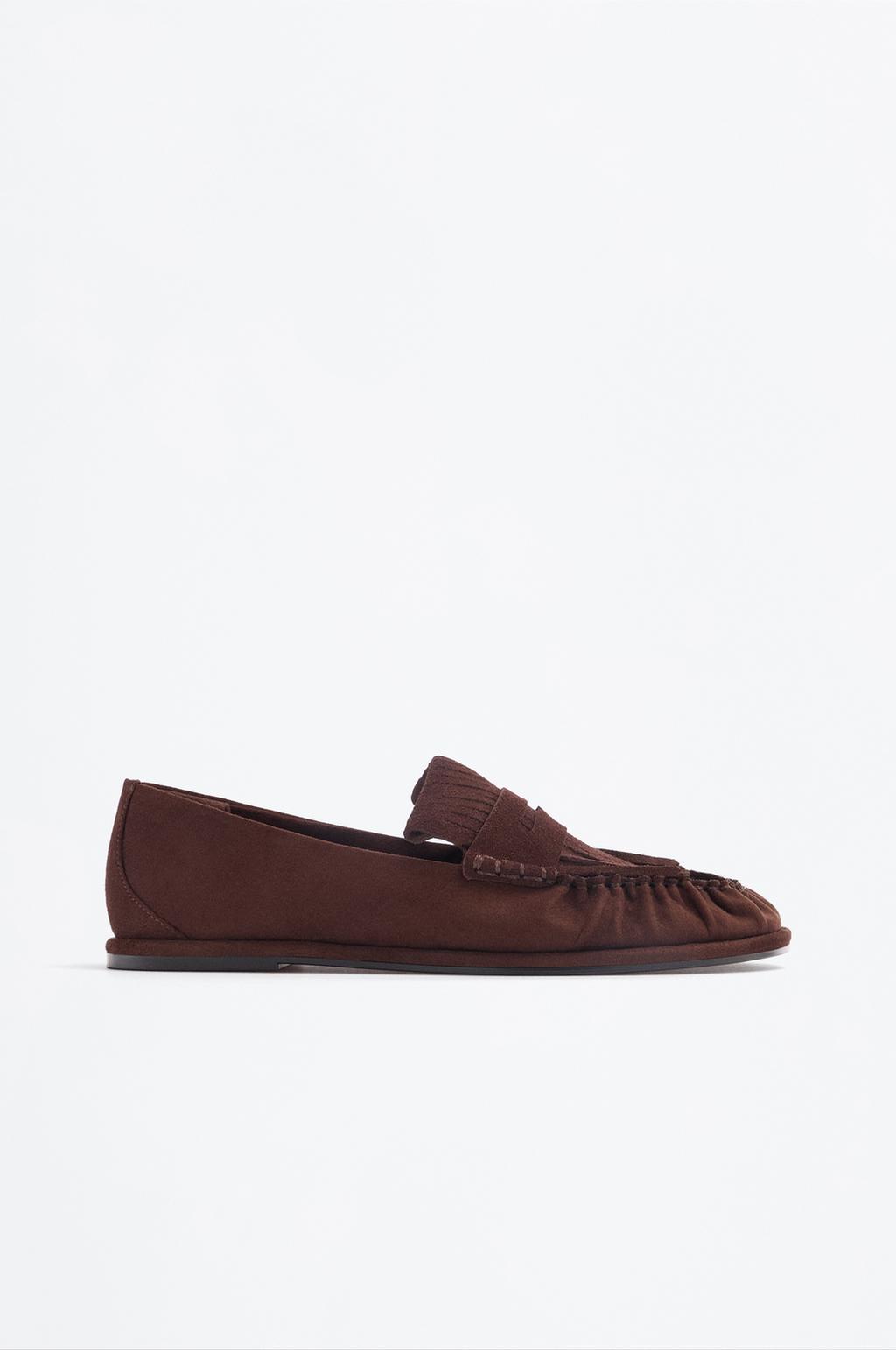 Loafers with fringe