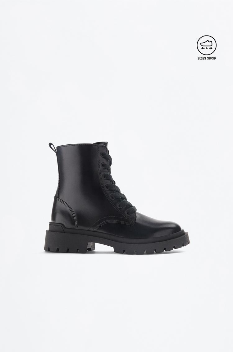 Lace-up boot — BLACK