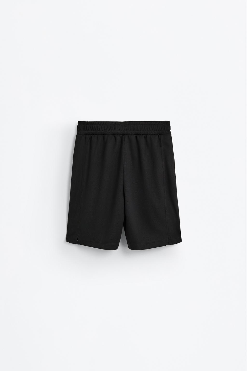 Bermuda sports shorts