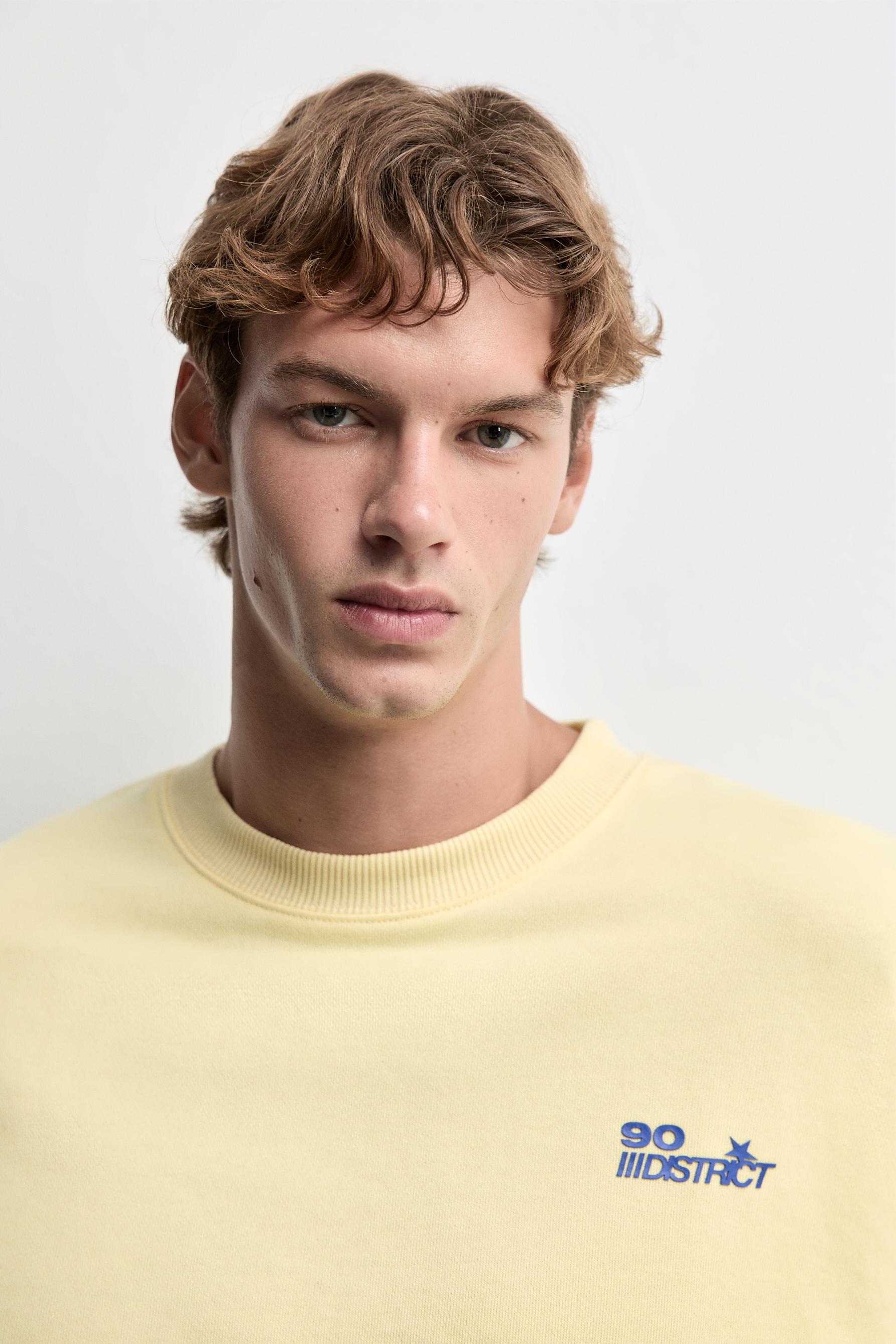 Oversize text T-shirt — YELLOW