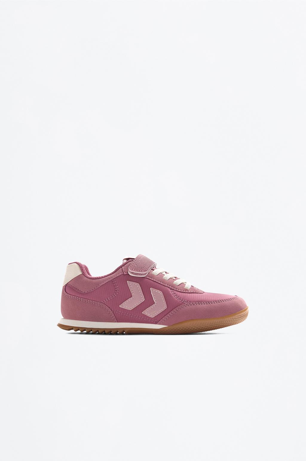 Deportivo piso fino Hummel