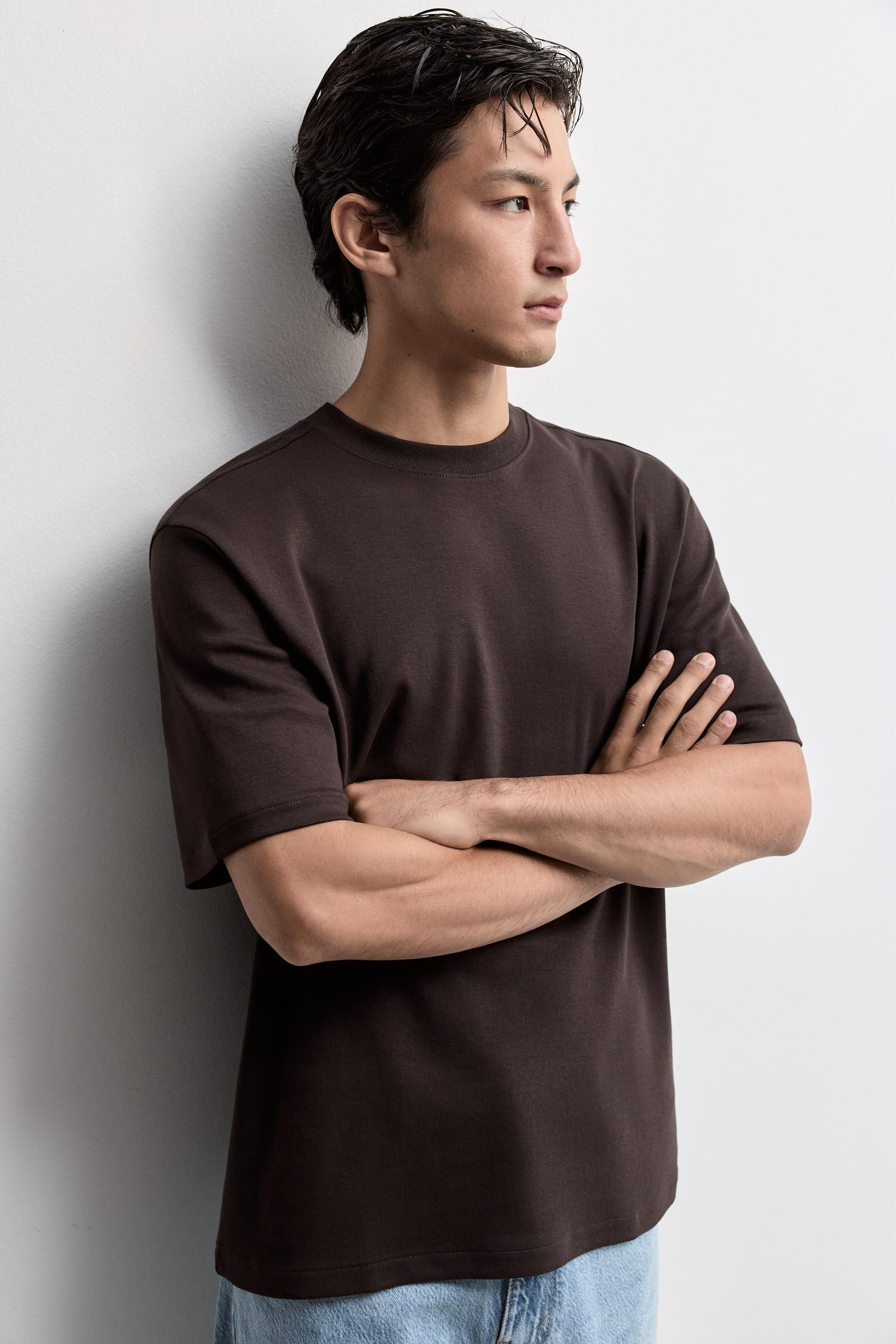 Mock neck interlock T-shirt — DARK BROWN