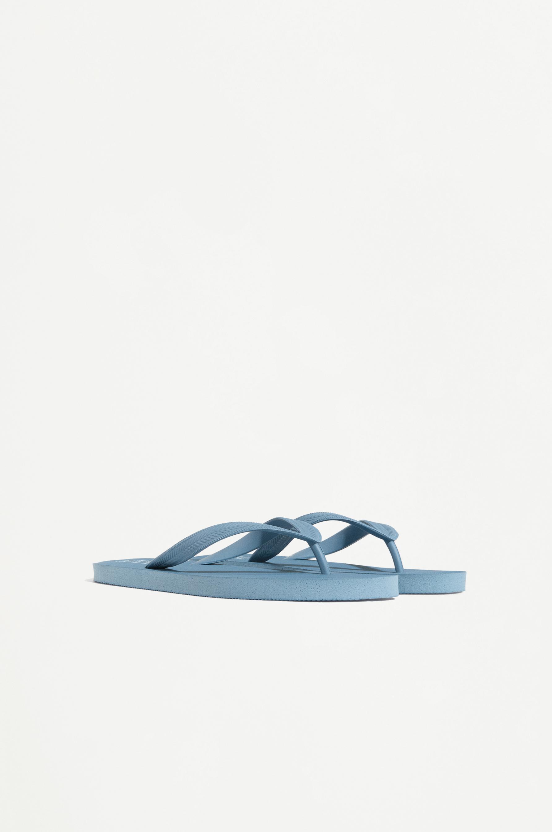 Bath flip-flops — BLUE