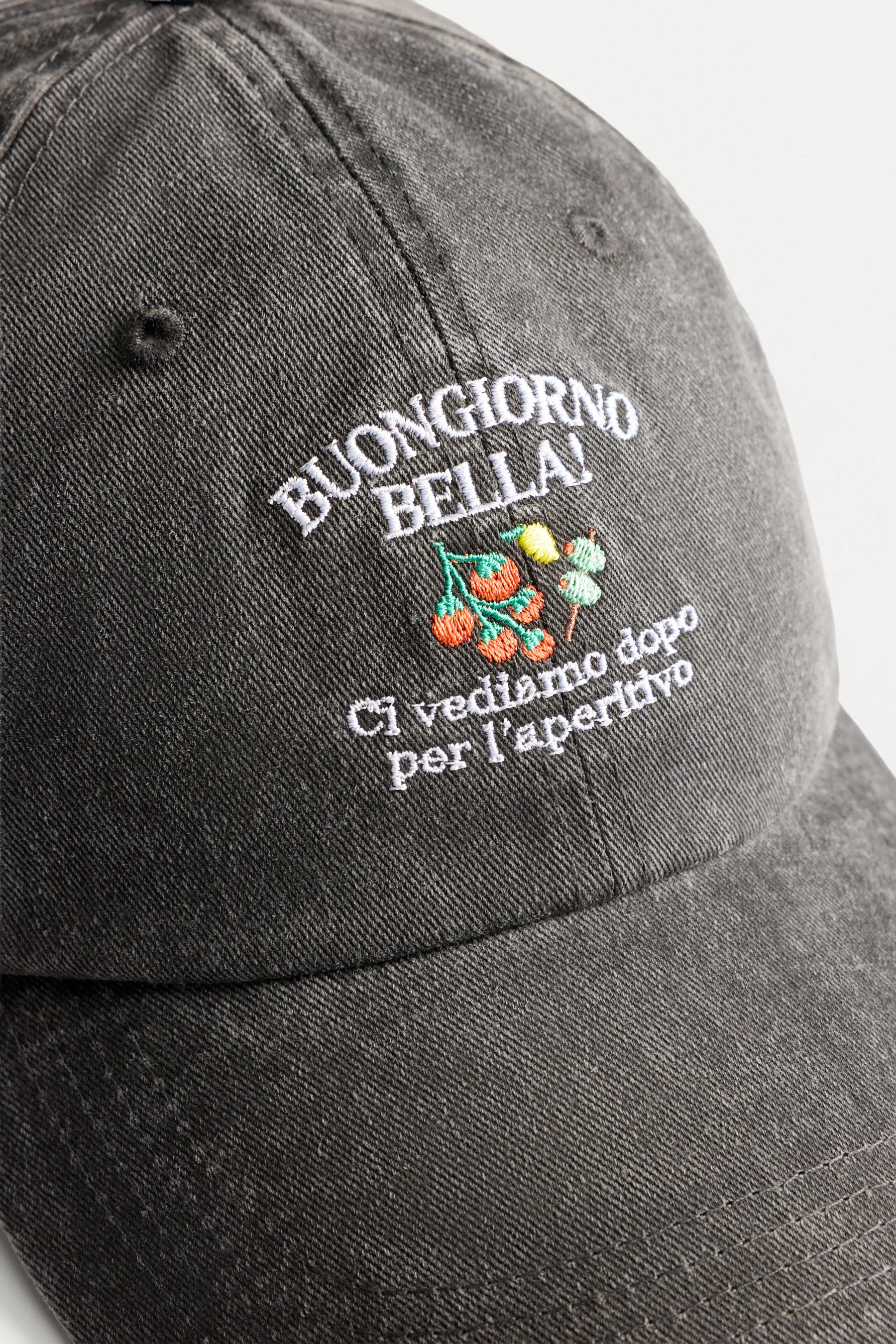 Snack-themed embroidered cap — WHITE/BLACK