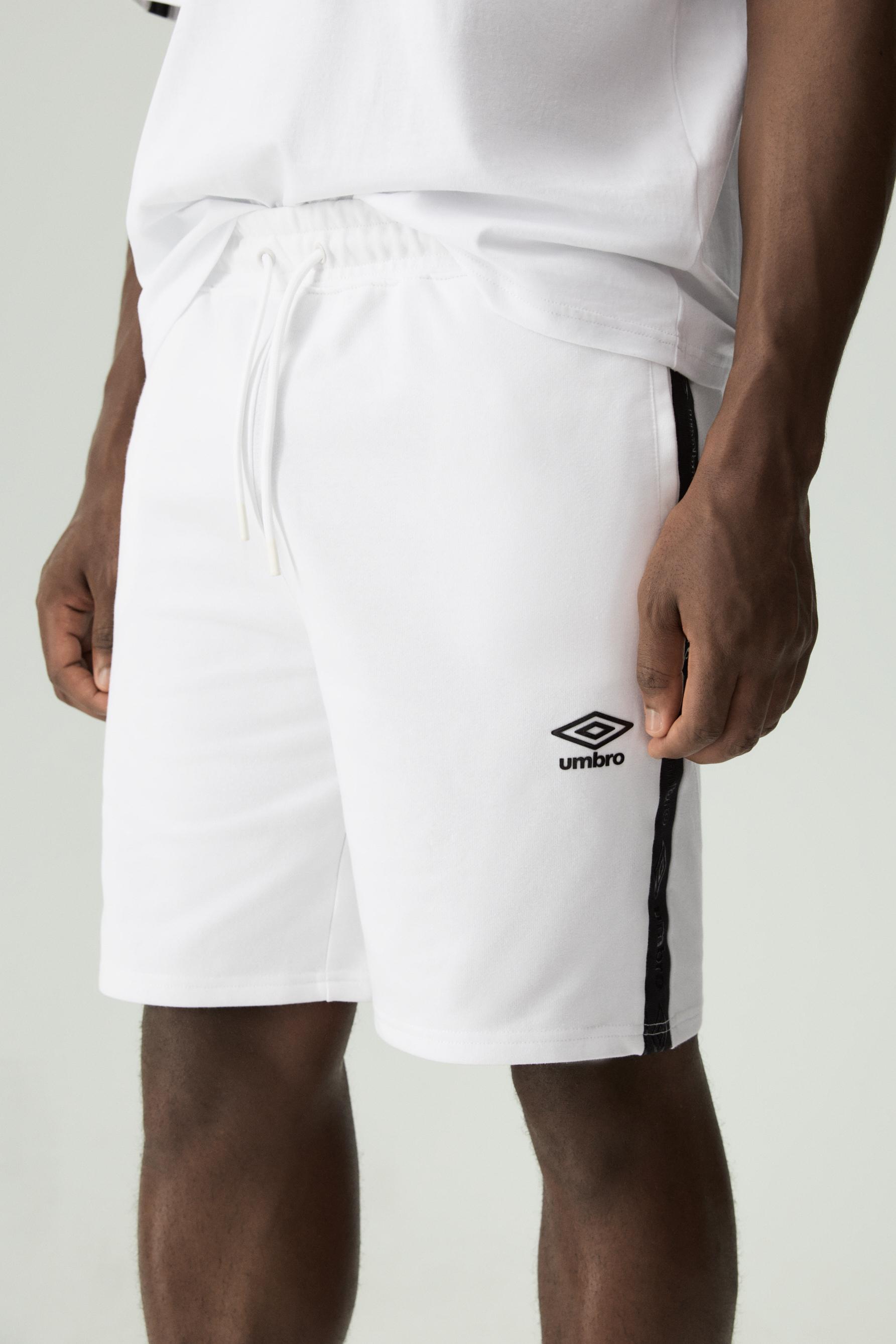 Bermuda deportiva Umbro x Lefties