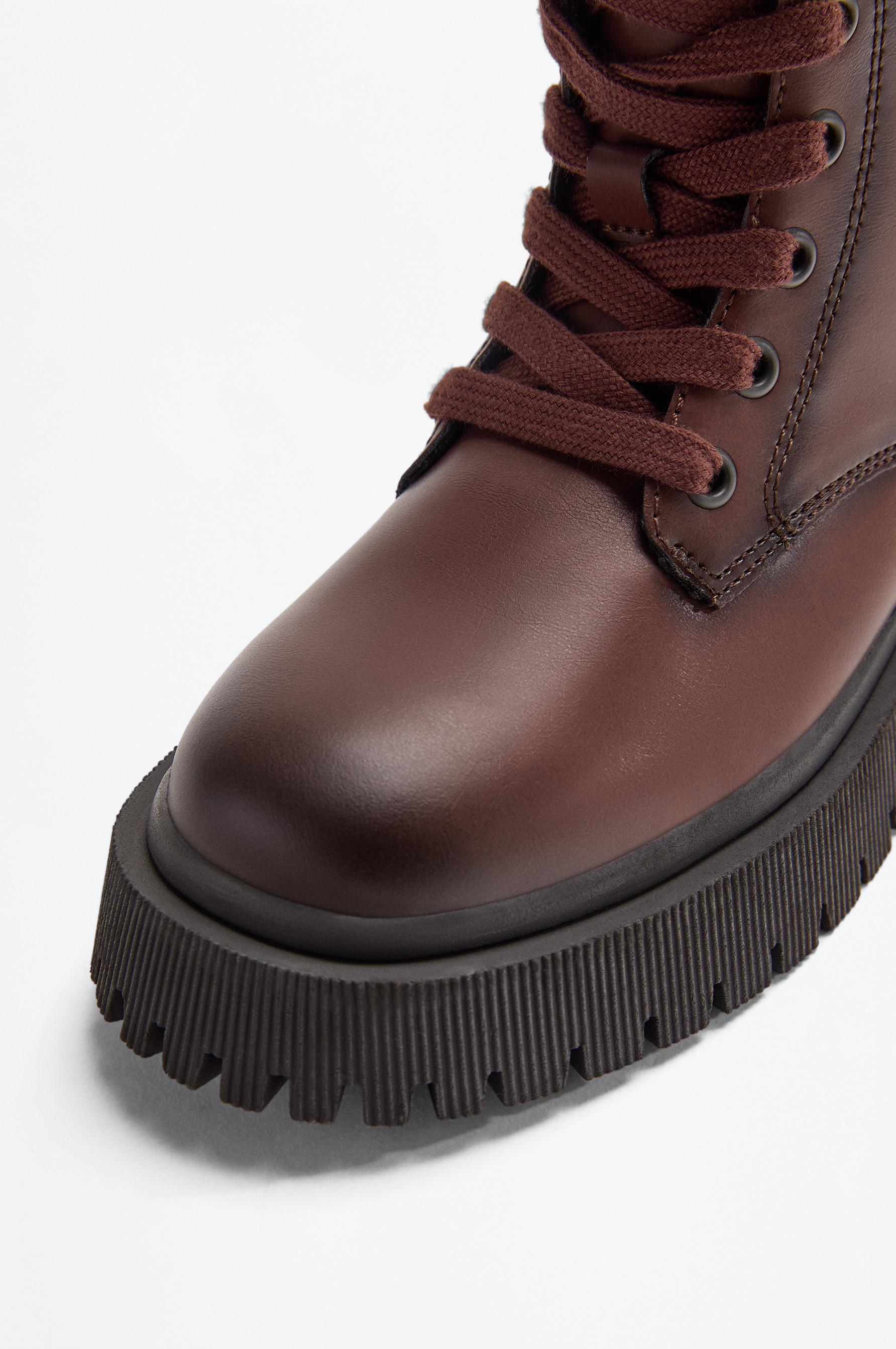 Track sole boots — 1-114