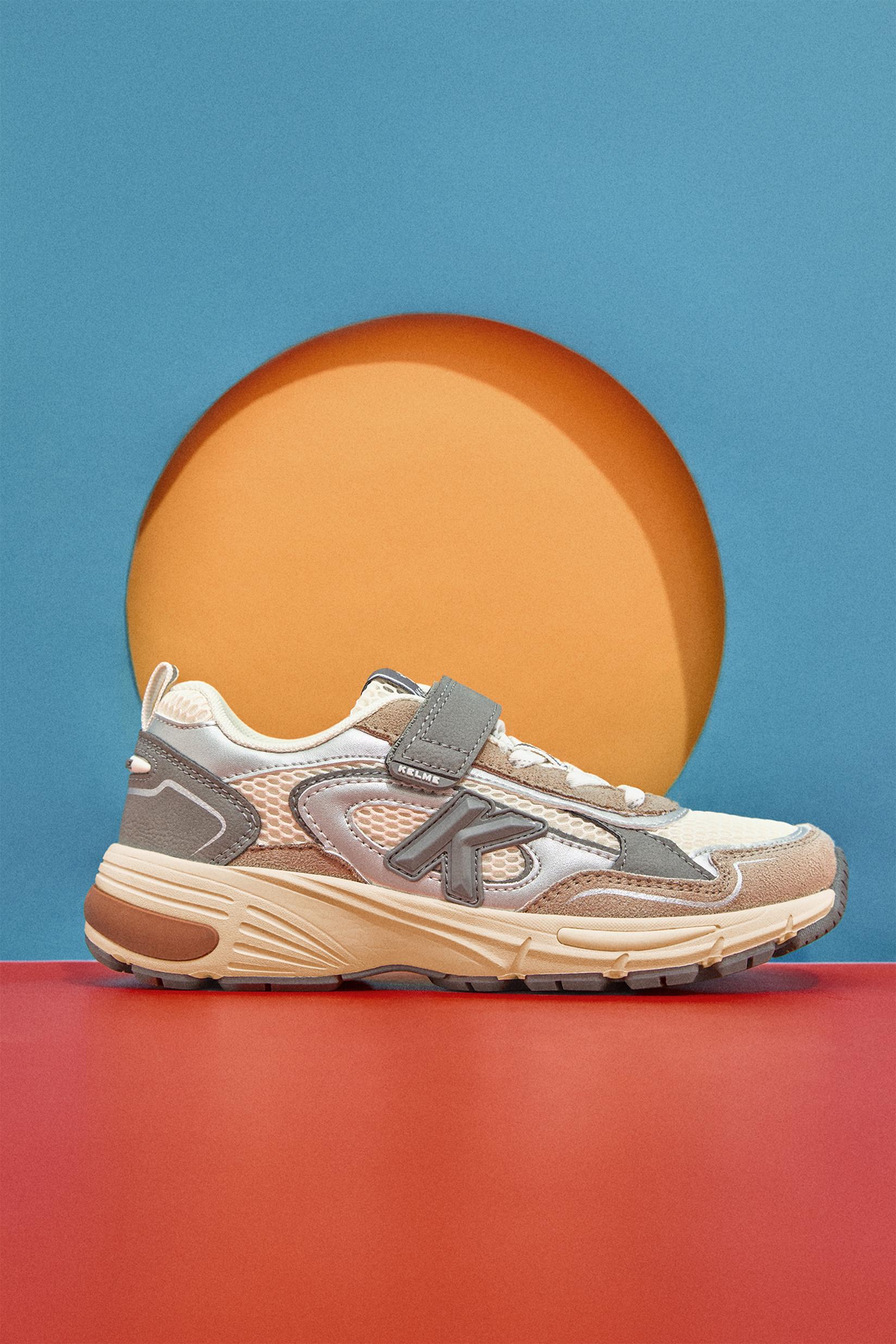 Kelme sports shoes — BROWN