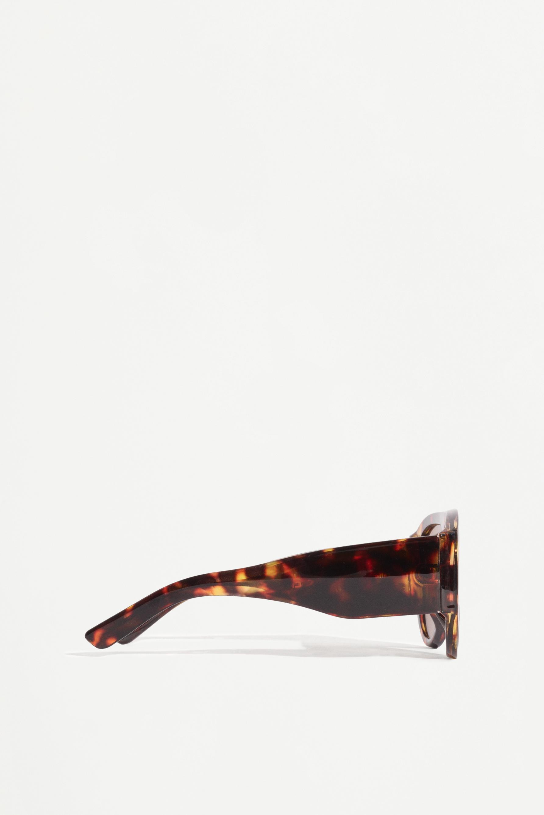 Tortoiseshell aviator sunglasses — TORTOISESHELL