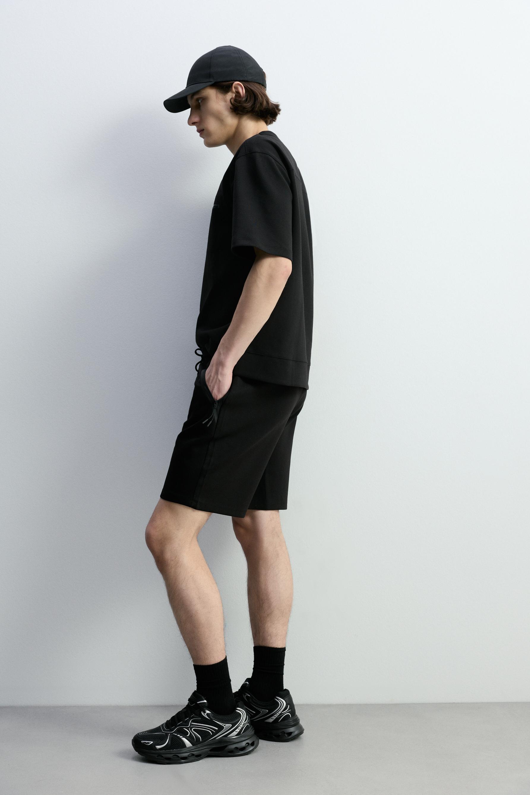 Basic interlock Bermuda shorts — BLACK