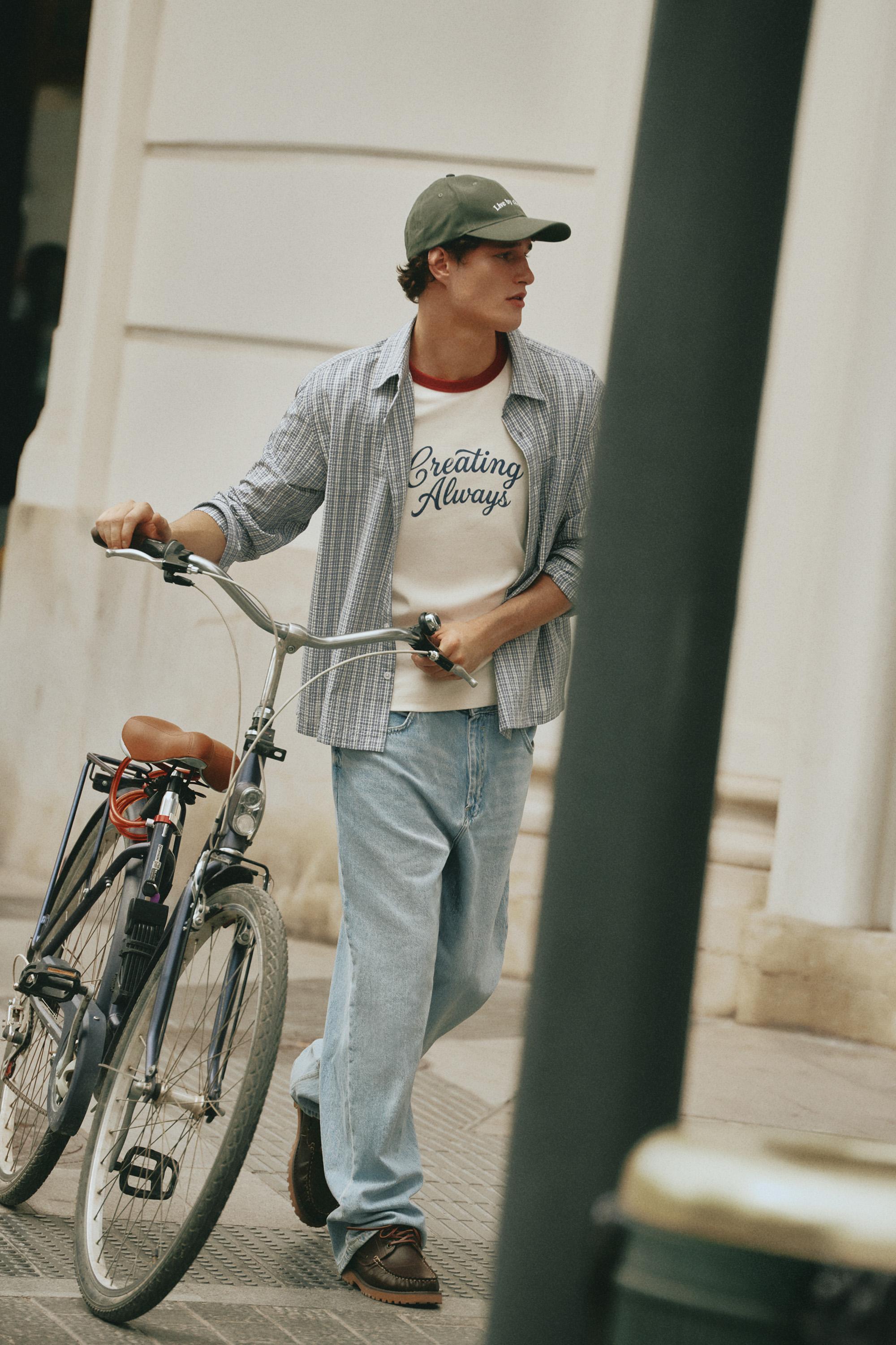 Printed contrast T-shirt — BUTTER
