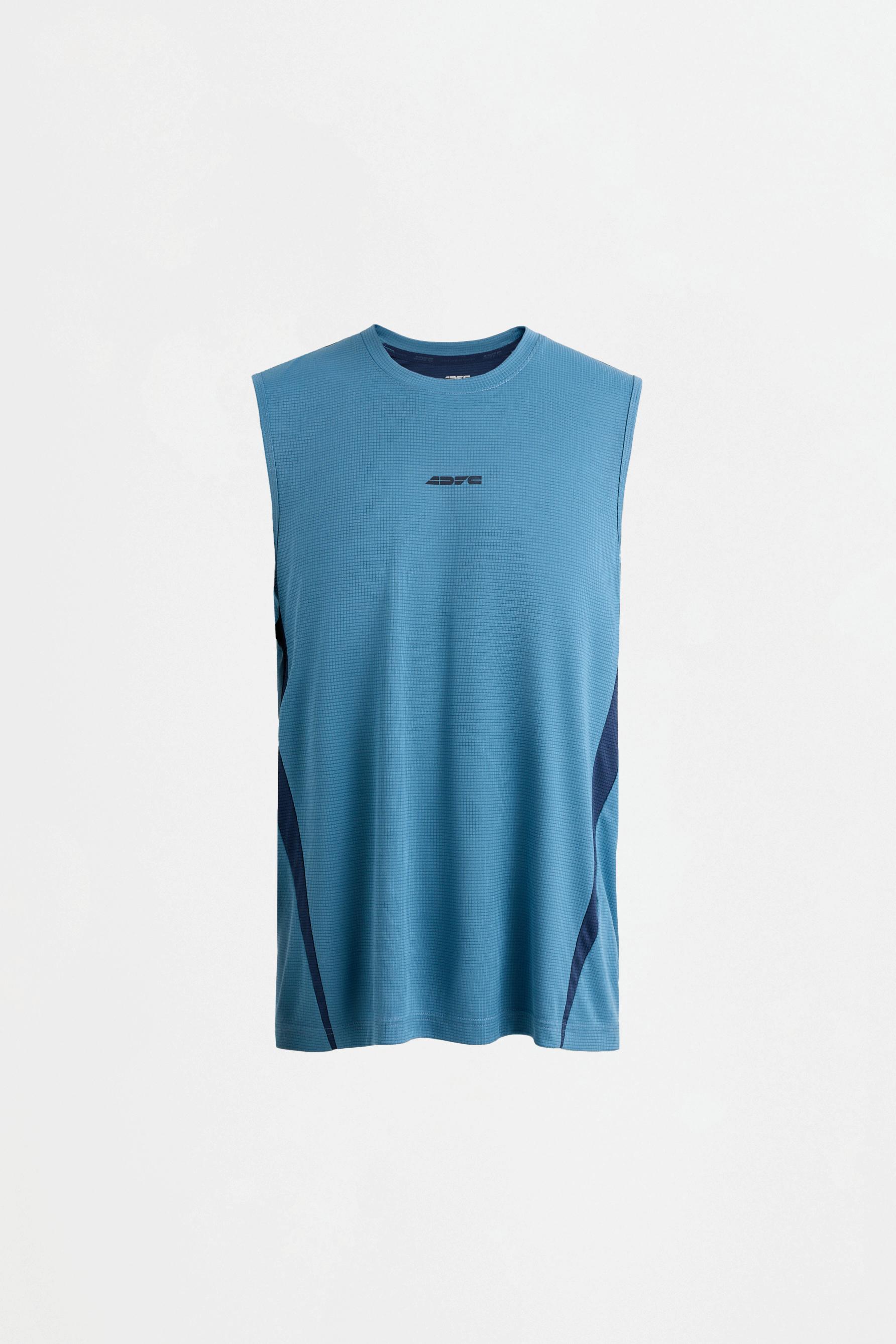 Sleeveless sports T-shirt — PALE BLUE
