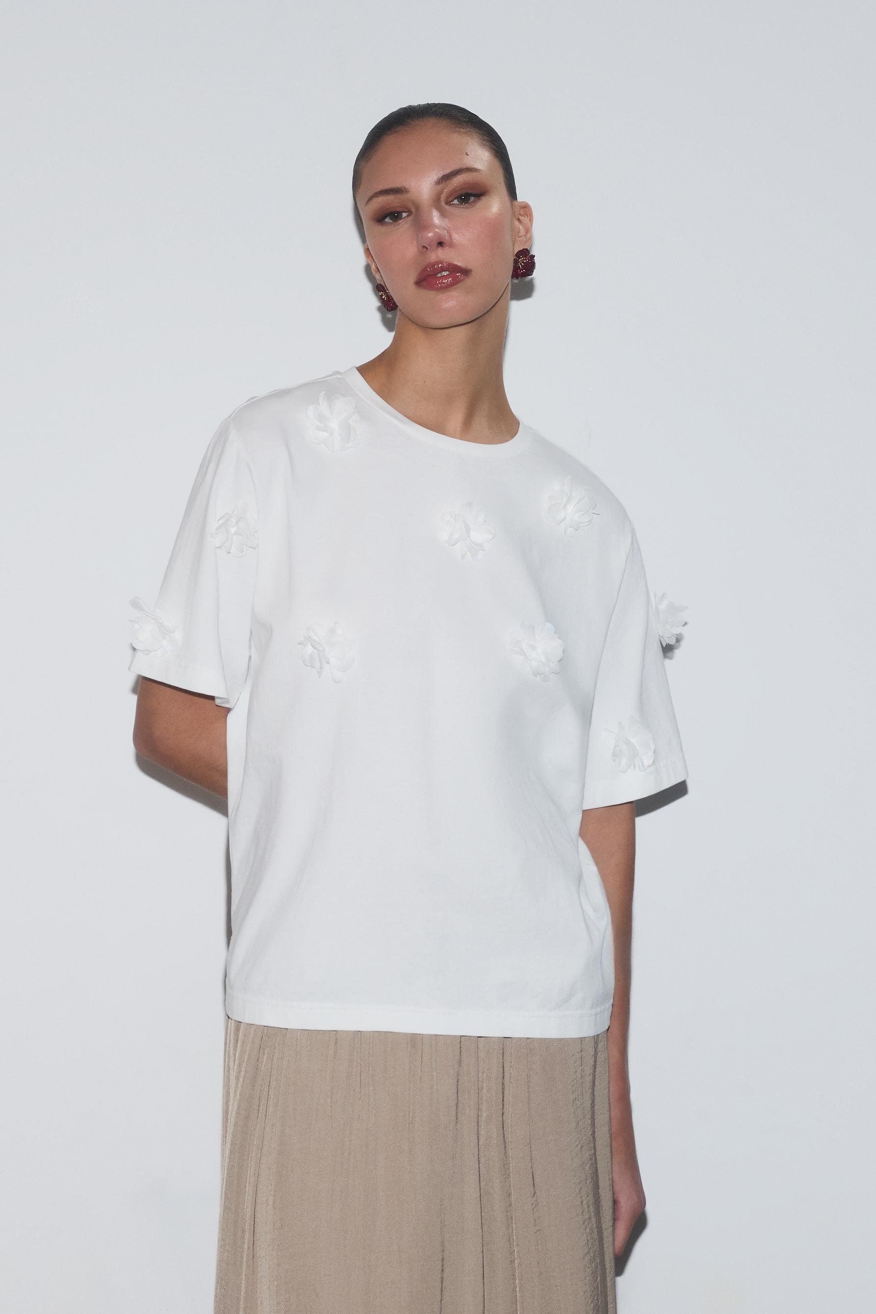 Camiseta apliques florales