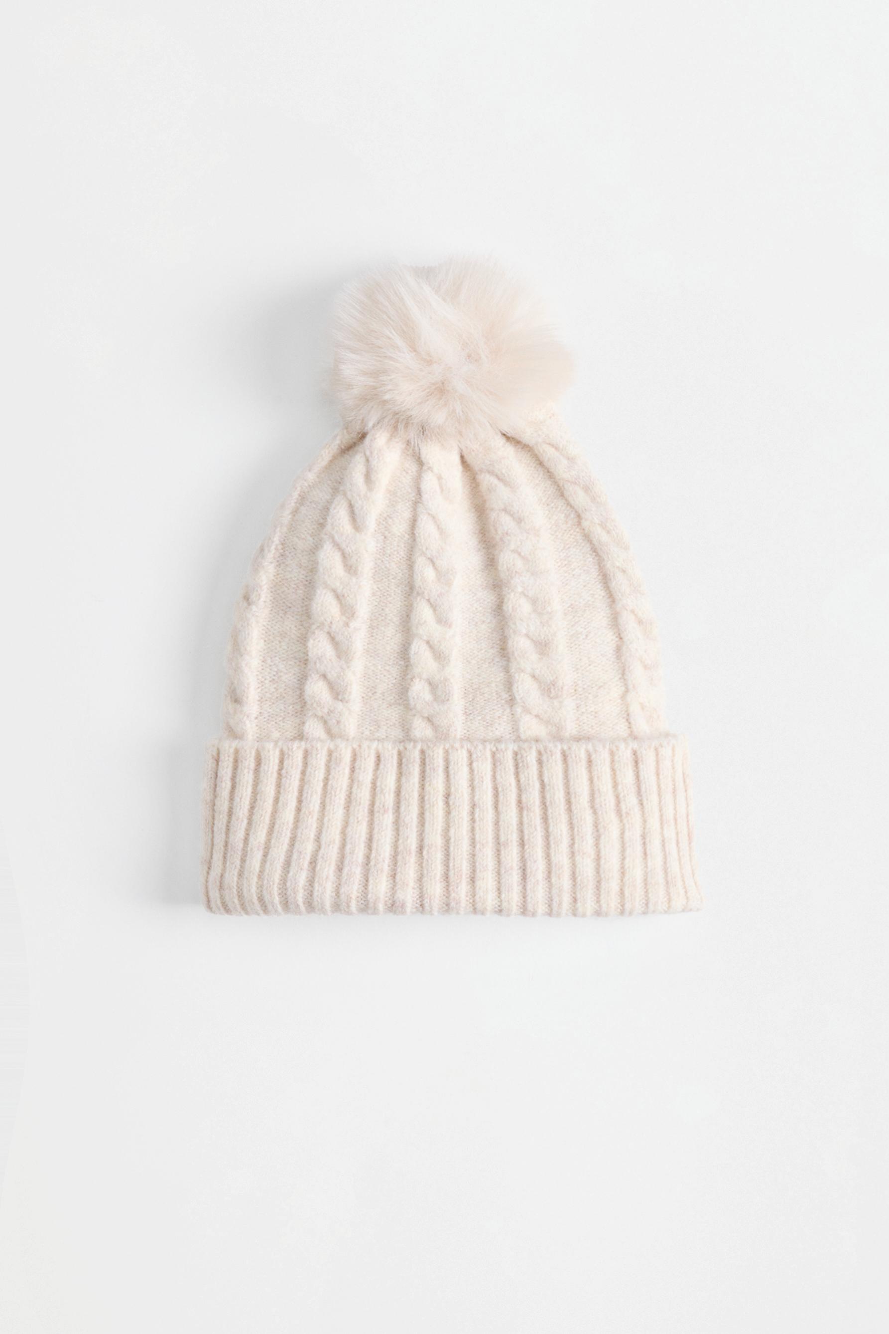 Gorro punto con pompón