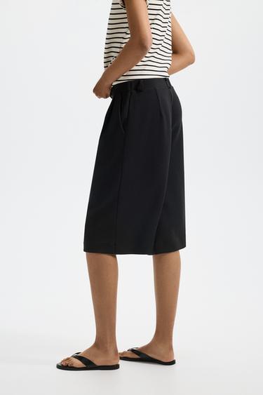 Flowing Bermuda shorts with pleats — BLACK 4