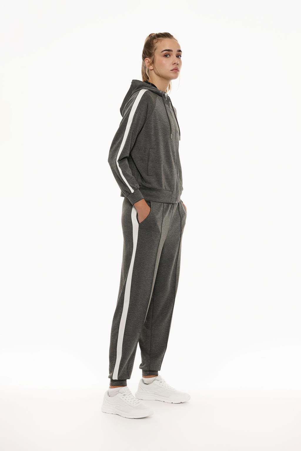 Flowing sports trousers