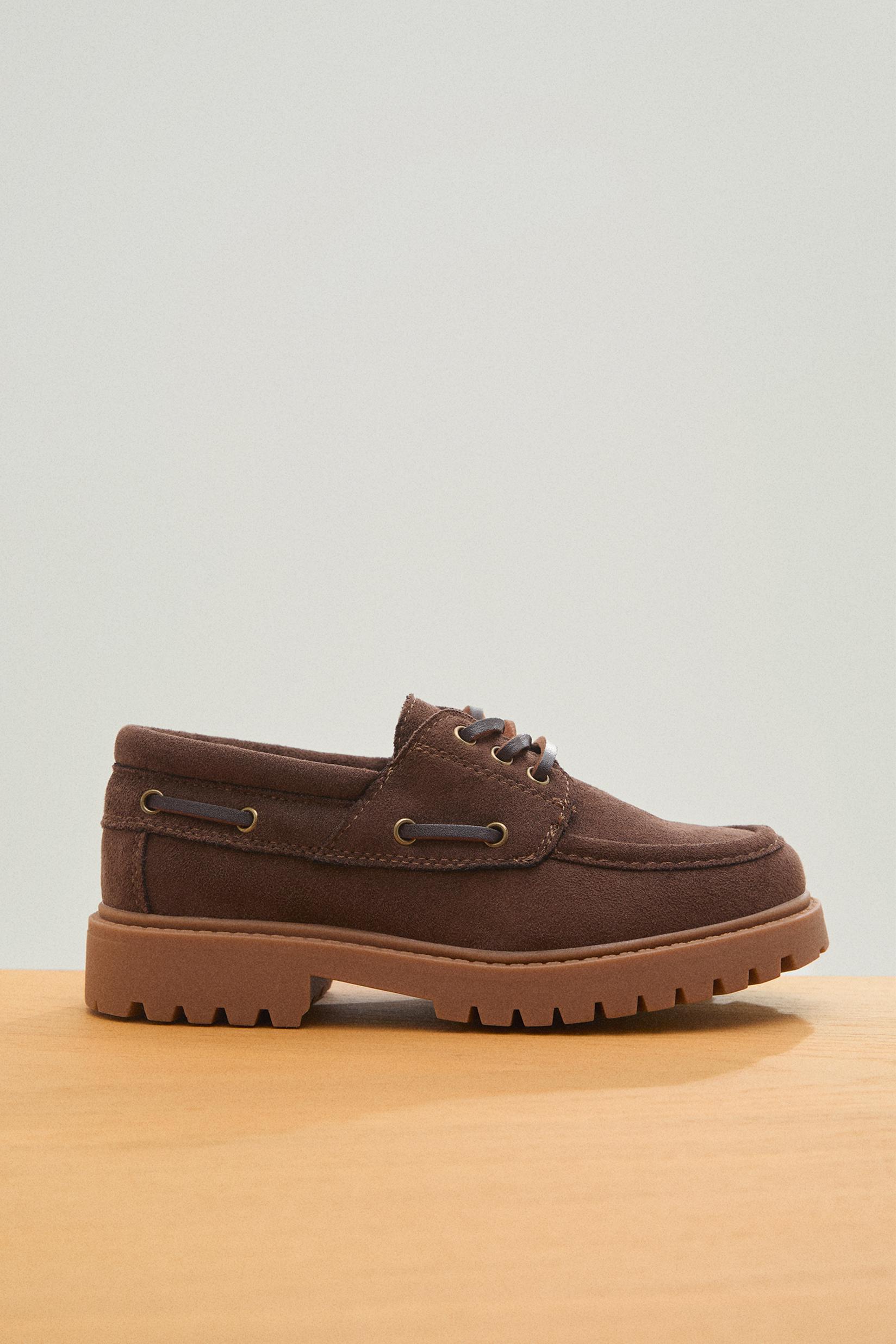 Track sole boat shoe — BROWN