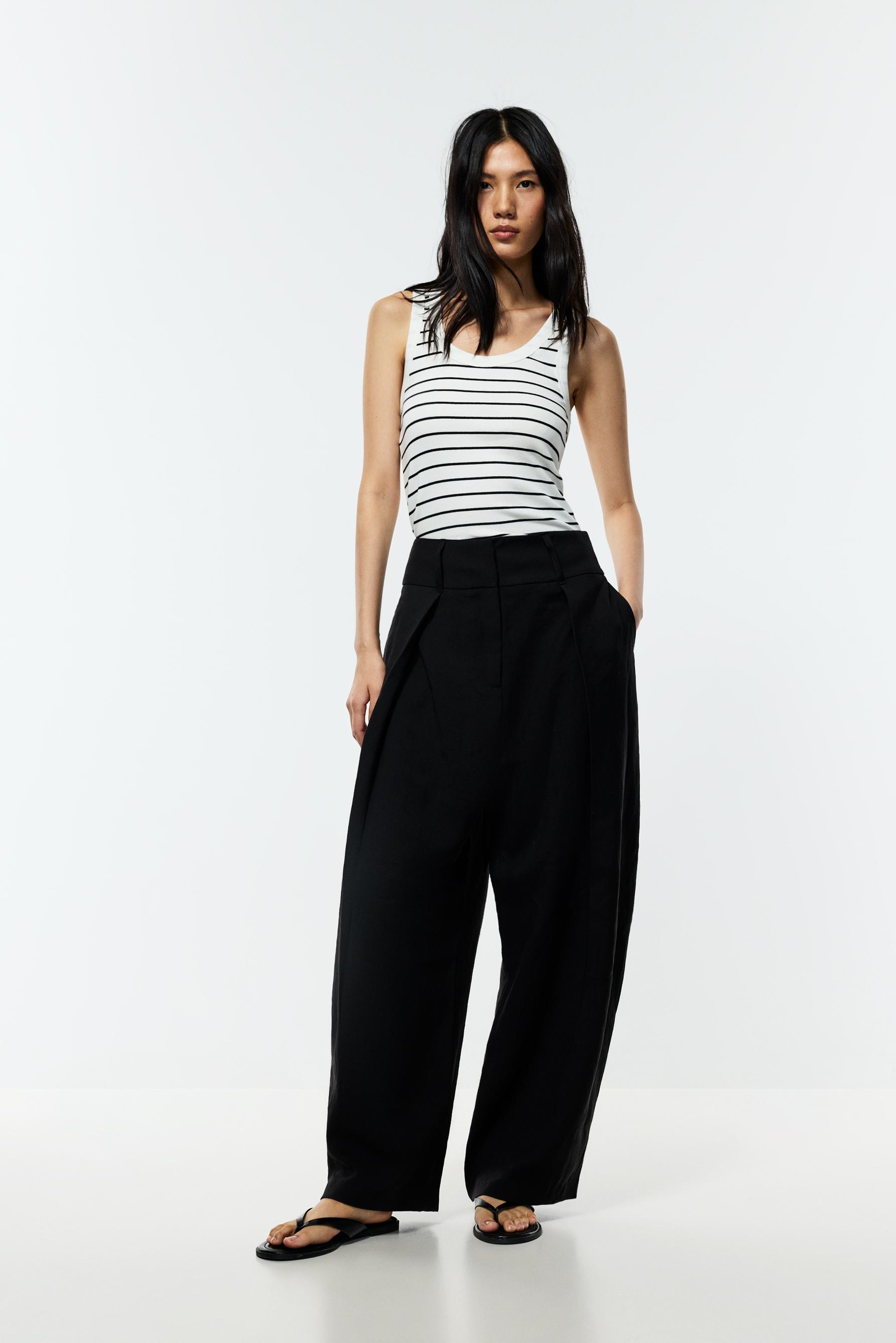 Barrel trousers with darts — BLACK