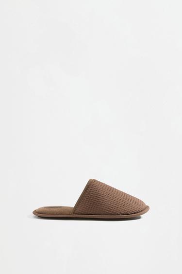 Waffle-knit house slippers — BROWN 1