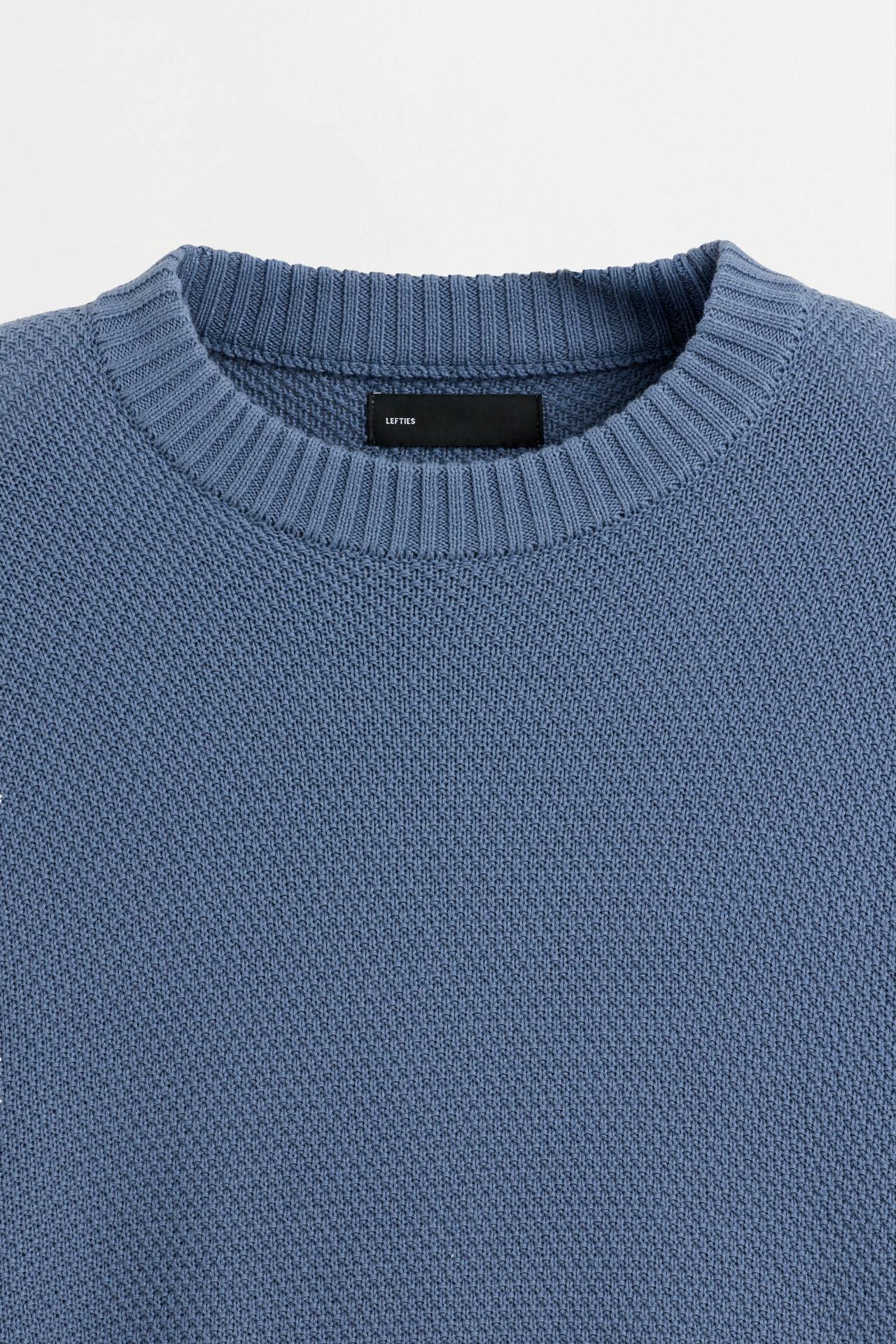 Textured knit sweater — BLUE