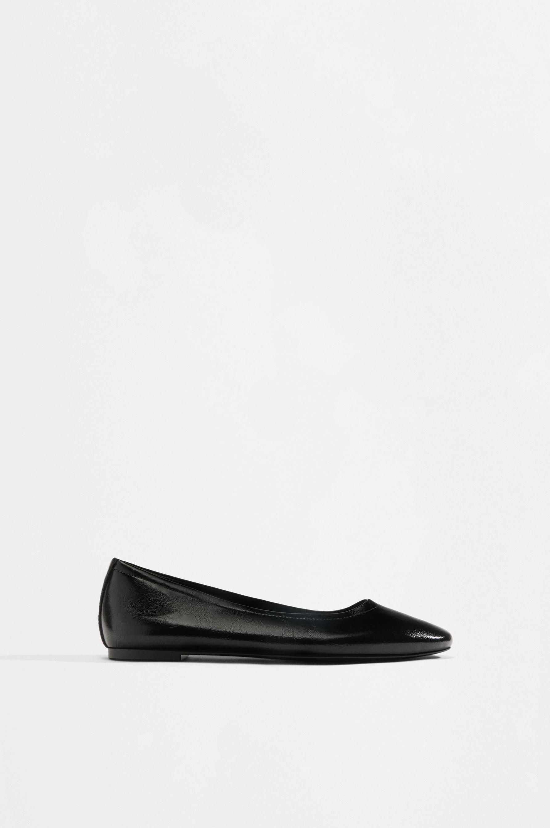 Minimalist ballet flats — BLACK