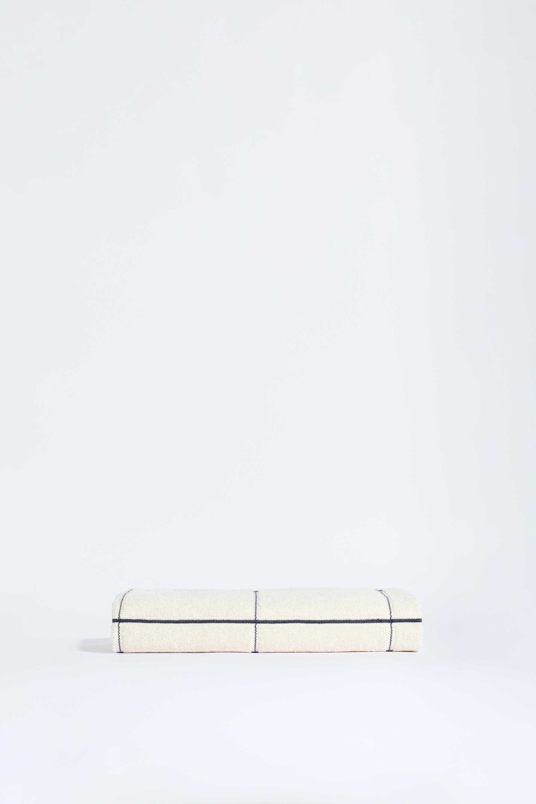 Toalla baño cuadros 90 x 150 cm