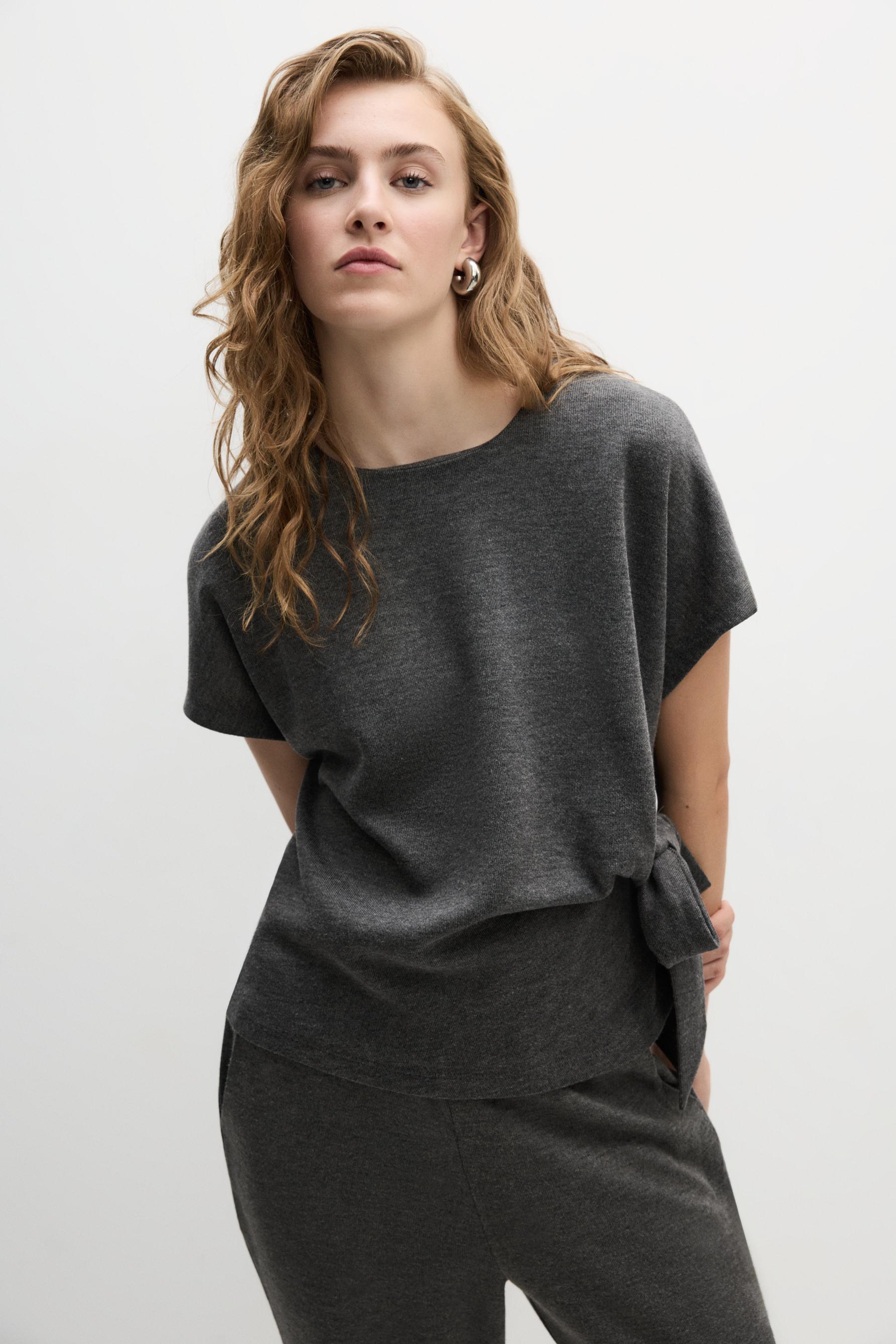 Camiseta nudo lateral