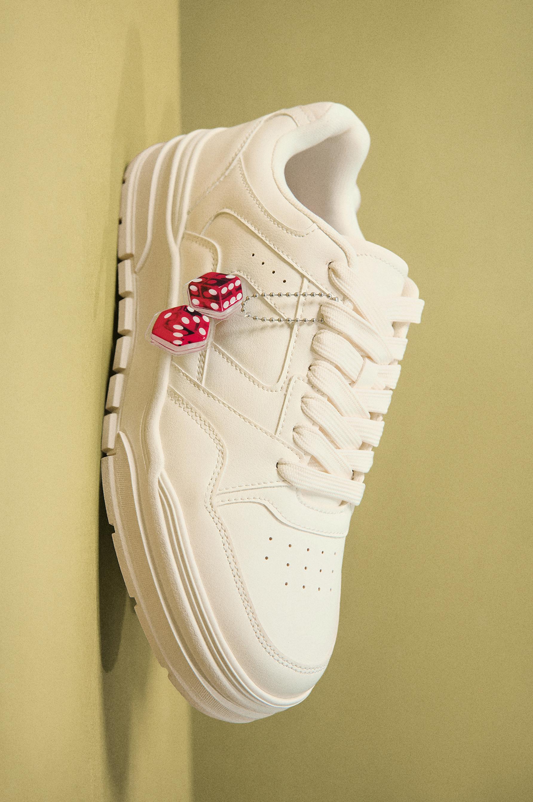 Retro sneaker with dice detail — WHITE