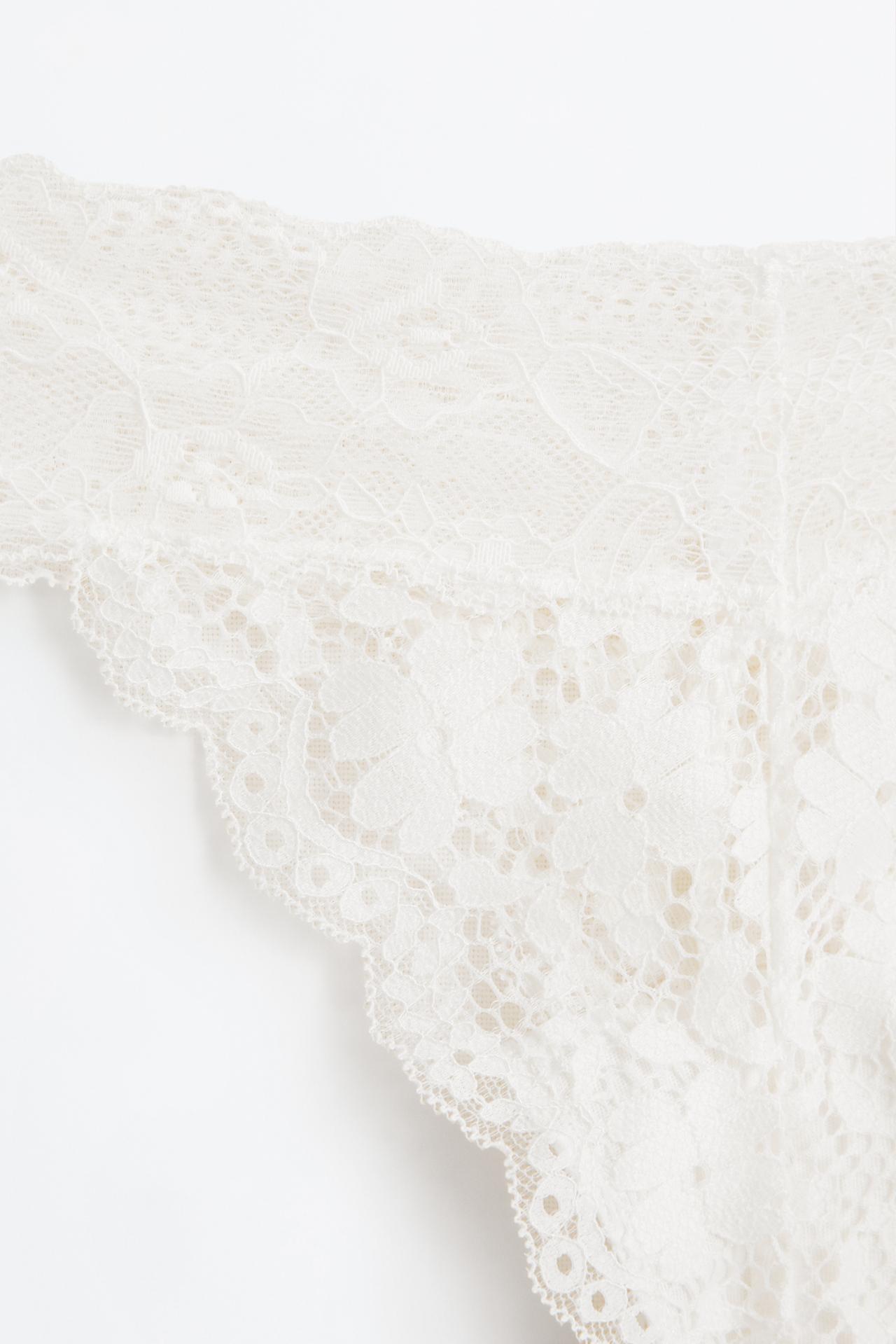 Lace thong — WHITE