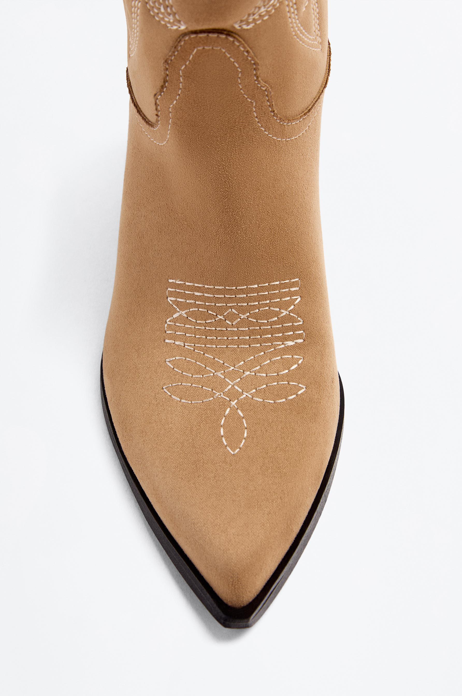 Cowboy boot — LEATHER