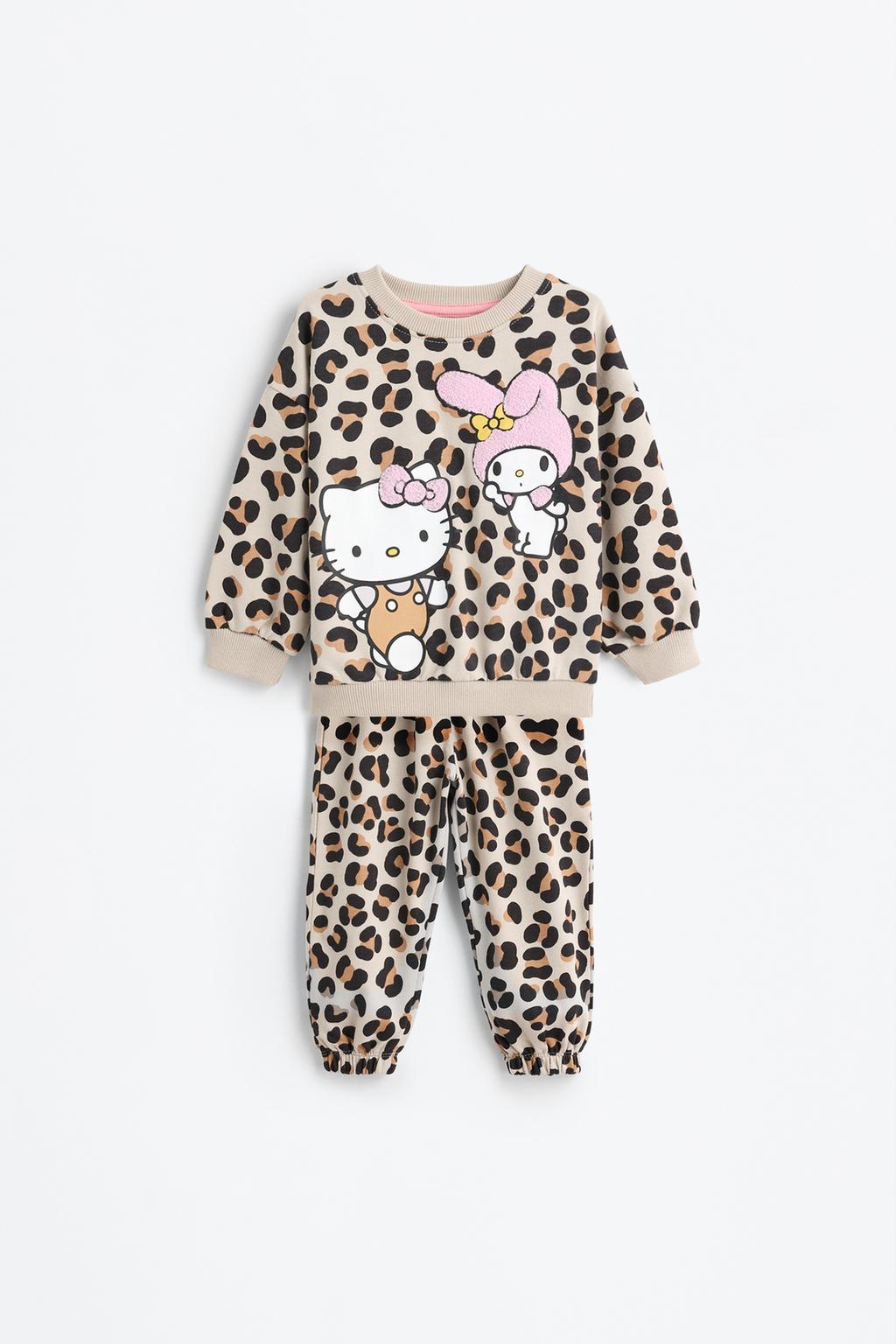 Conjunto Hello Kitty ©SANRIO sudadera y pantalón felpa