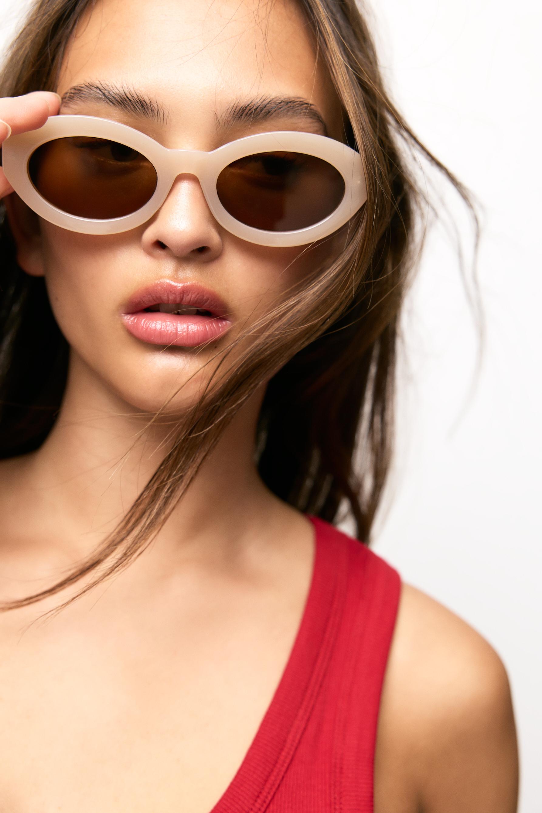 Oval sunglasses — ECRU
